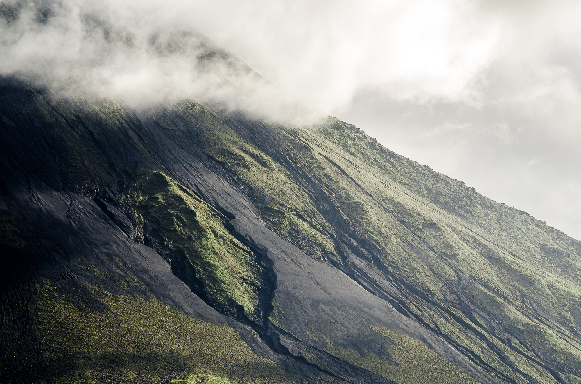 Sigma 70-200mm F2.8 EX DG Macro HSM II sample photo. Volcán arenal photography