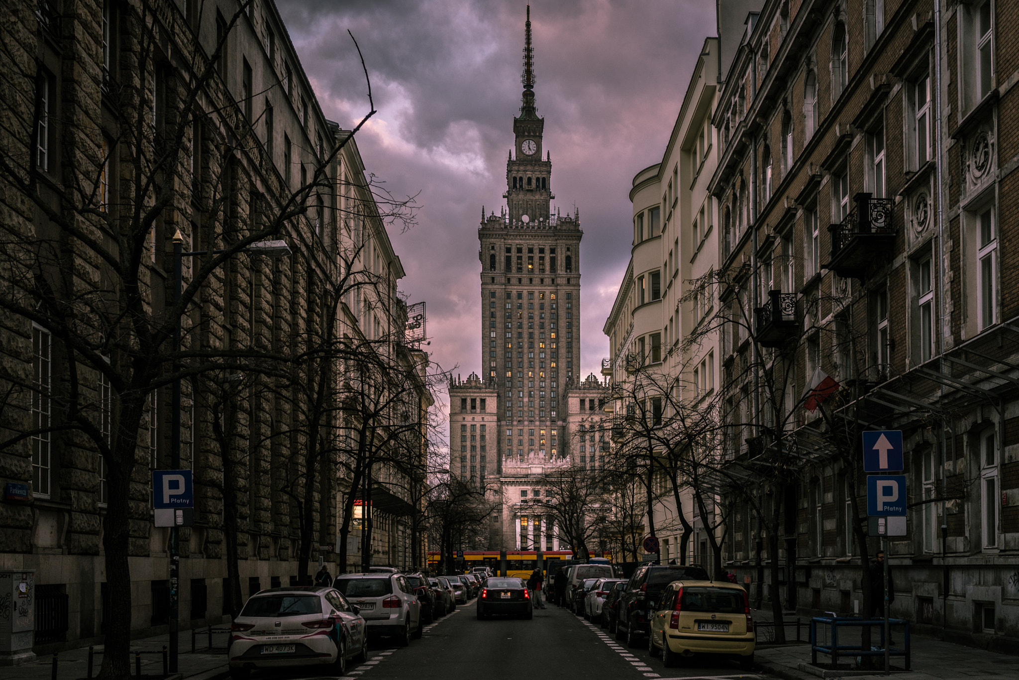 Sony a7 II + Sony Sonnar T* FE 35mm F2.8 ZA sample photo. Palace of culture and science photography