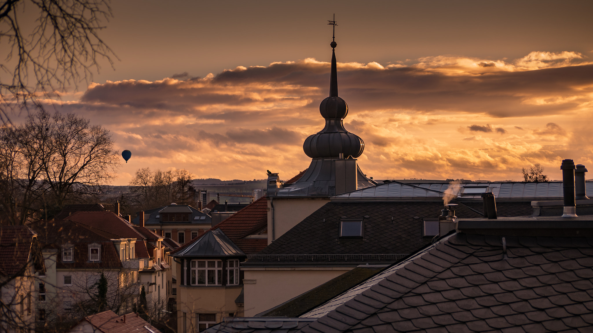 Panasonic Lumix G Vario 45-200mm F4-5.6 OIS sample photo. Moody evening photography
