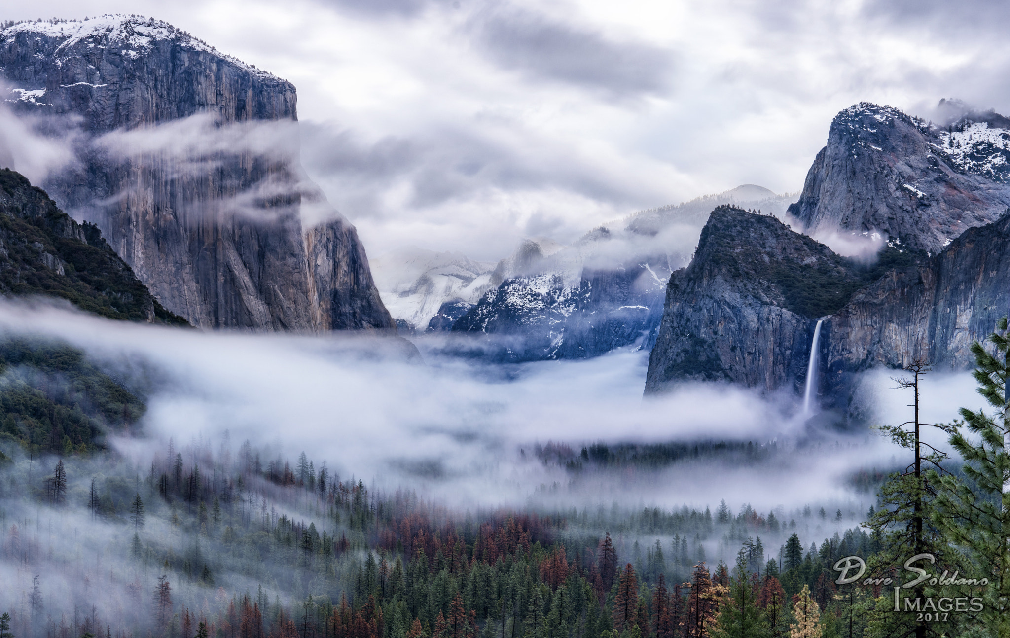 Sony a99 II + Sony Vario-Sonnar T* 24-70mm F2.8 ZA SSM sample photo. Inversion at tunnel view photography