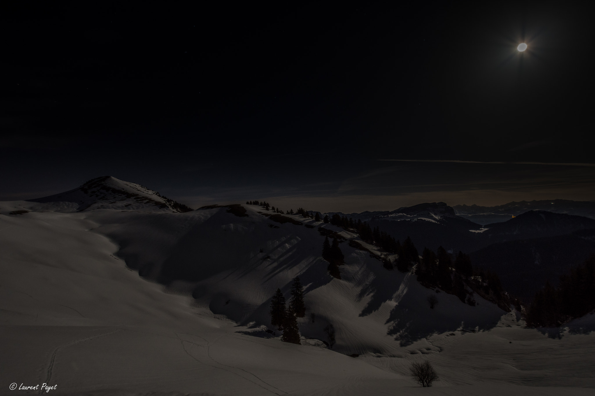 Nikon D7200 sample photo. Full moon on snow photography