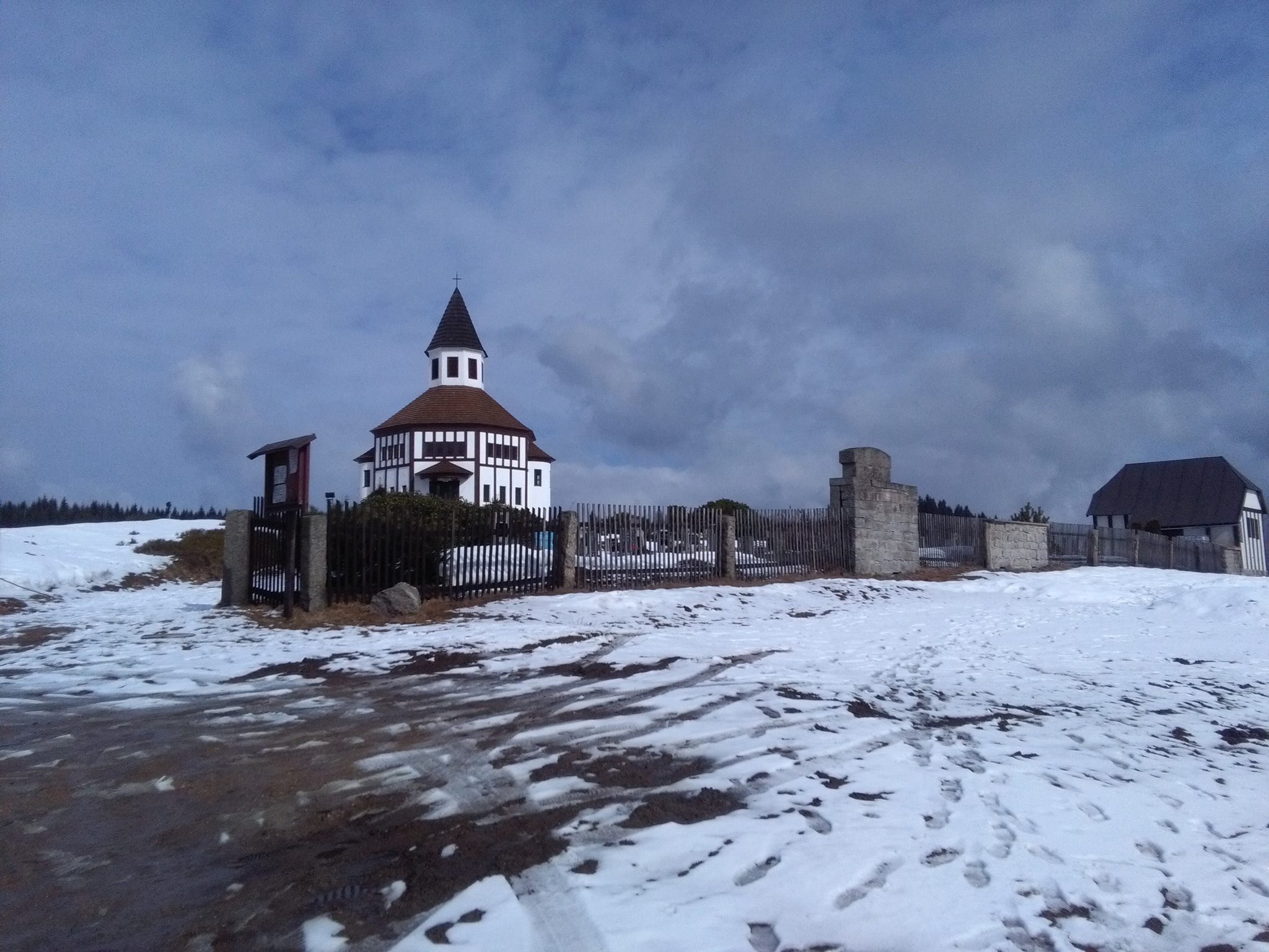 HUAWEI Y6 sample photo