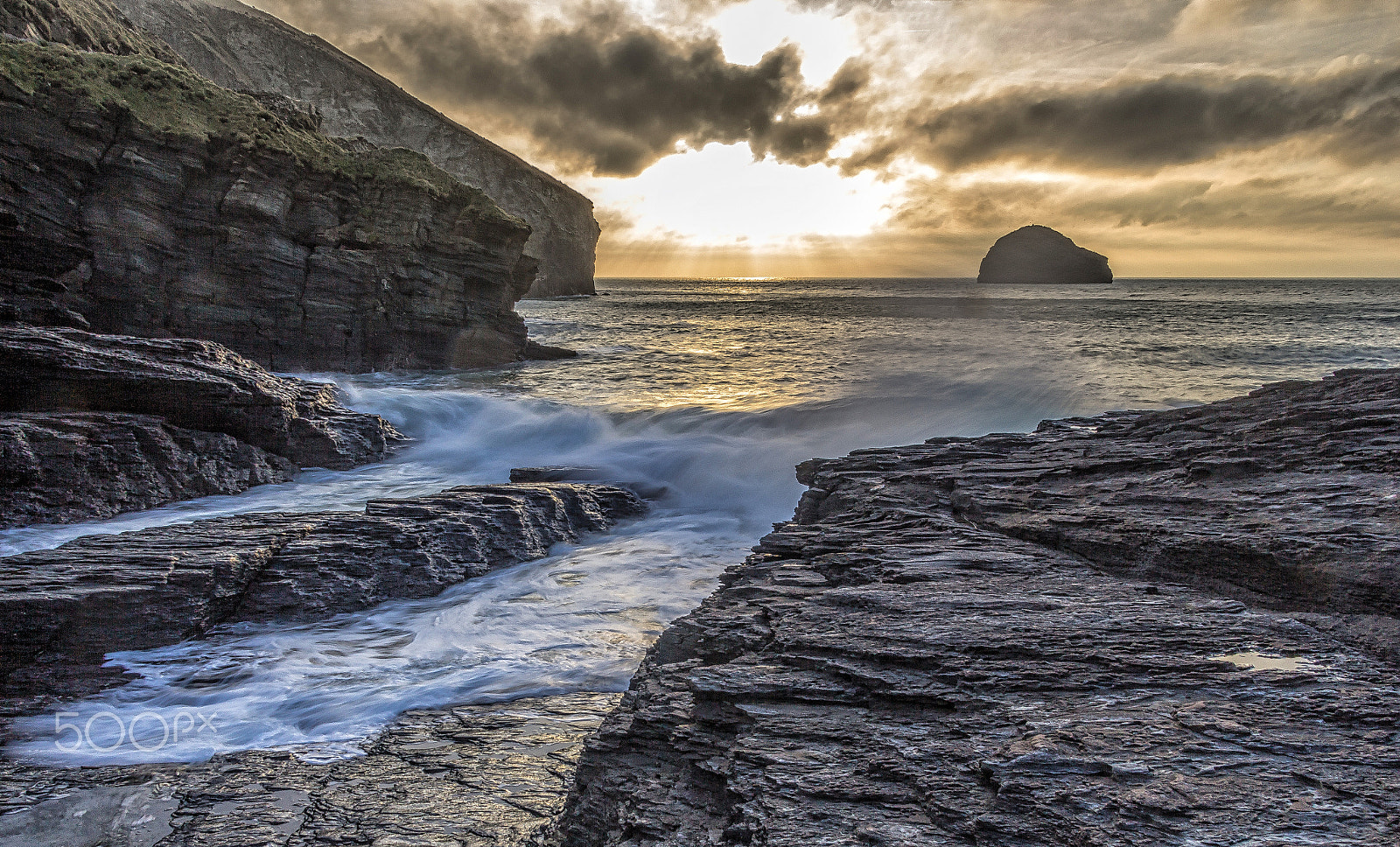 Canon EOS 60D + Tamron 18-270mm F3.5-6.3 Di II VC PZD sample photo. High tide at trebarwith photography