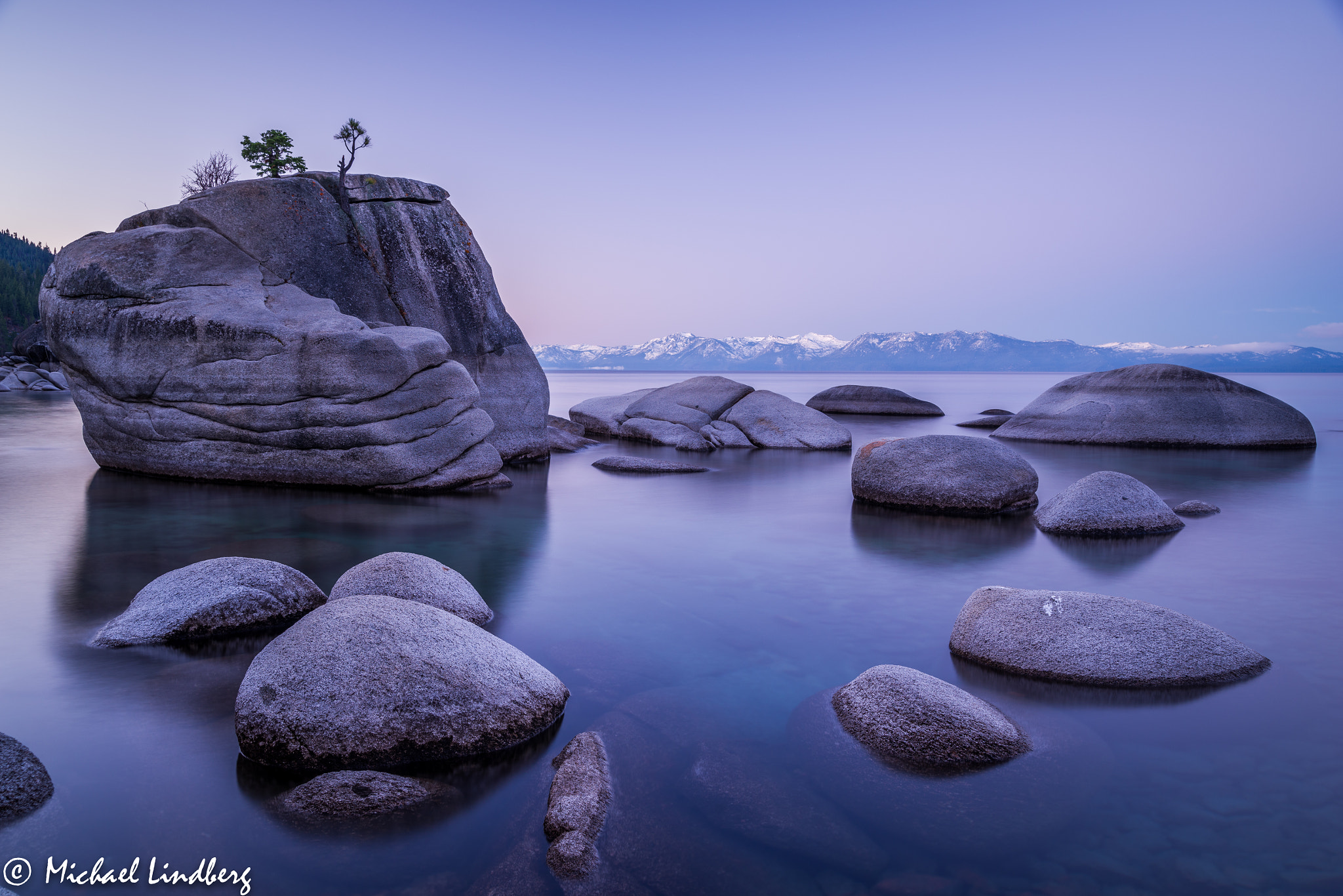 Pentax K-1 sample photo. The gathering photography