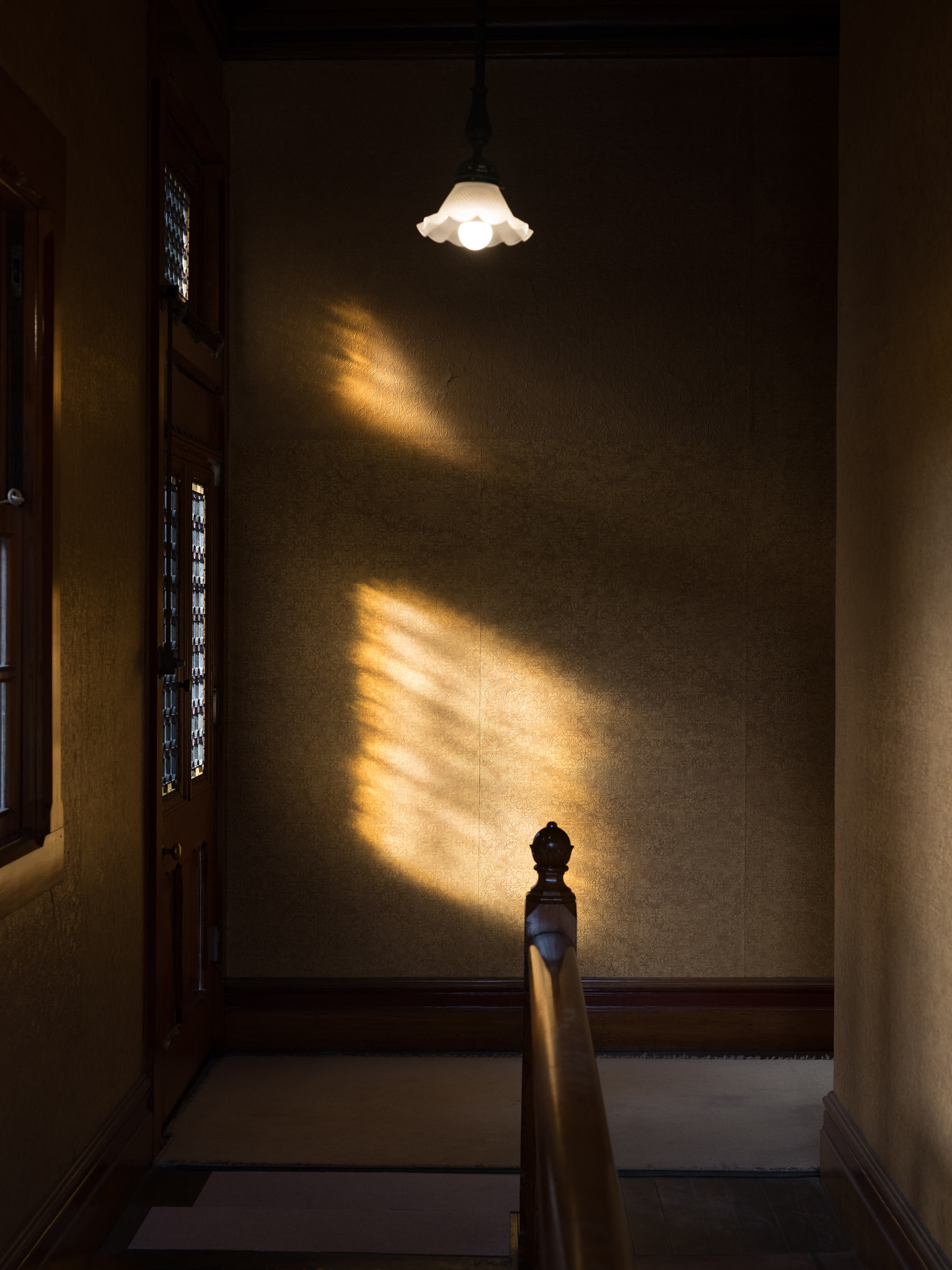 Fujifilm GFX 50S + Fujifilm GF 63mm F2.8 R WR sample photo. A wall with a lamp photography