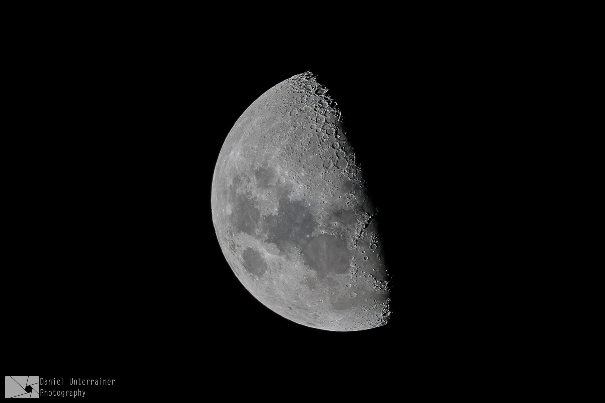 Nikon D5500 + Sigma 150-600mm F5-6.3 DG OS HSM | C sample photo. Moon over australia photography