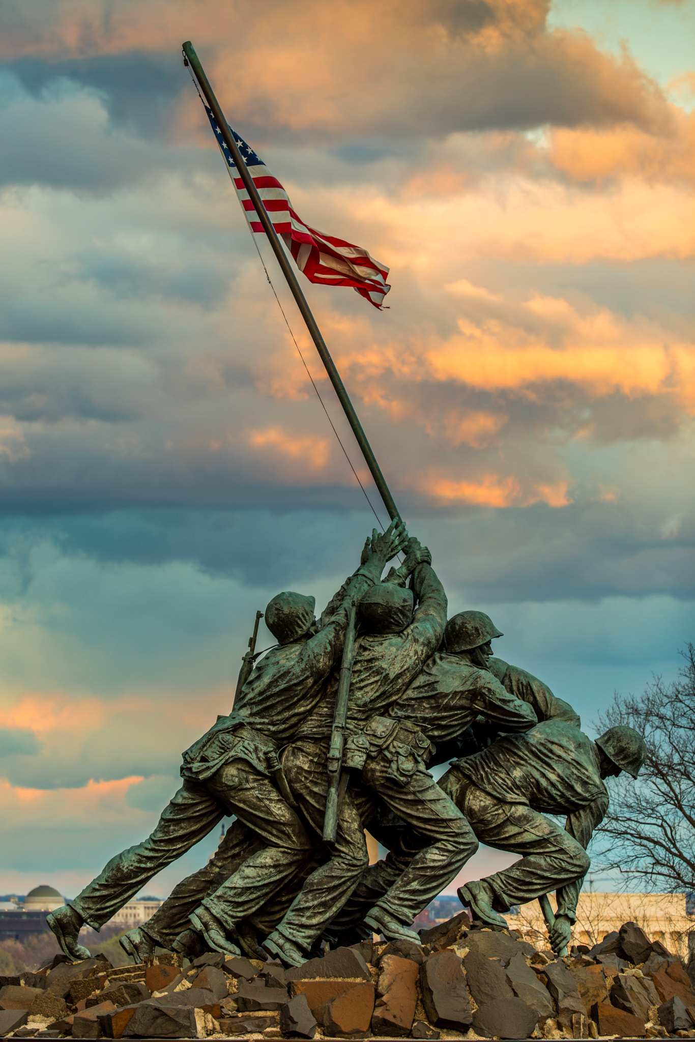 Canon EOS 5D Mark IV + Canon EF 200-400mm F4L IS USM Extender 1.4x sample photo. Marine corps war memorial photography