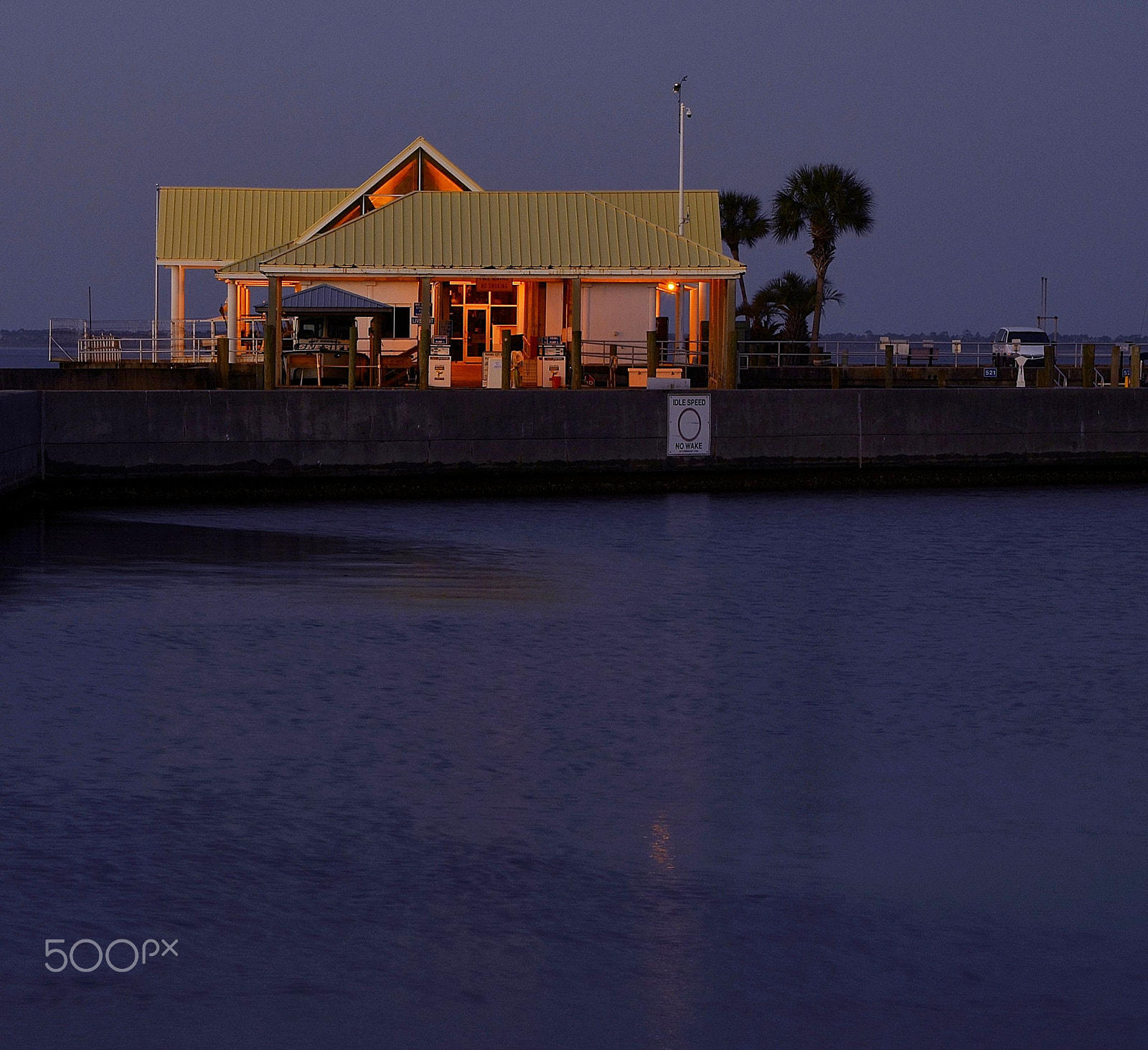 Sigma 17-70mm F2.8-4 DC Macro OS HSM | C sample photo. The boat house before dawn photography