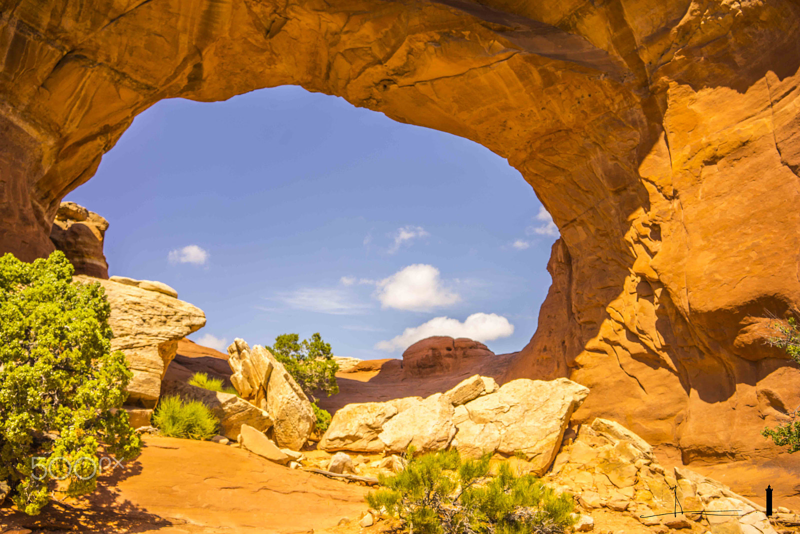 Sony a7R + Sony Sonnar T* FE 35mm F2.8 ZA sample photo. Arches of moab utah (ref:73-moab-361) photography