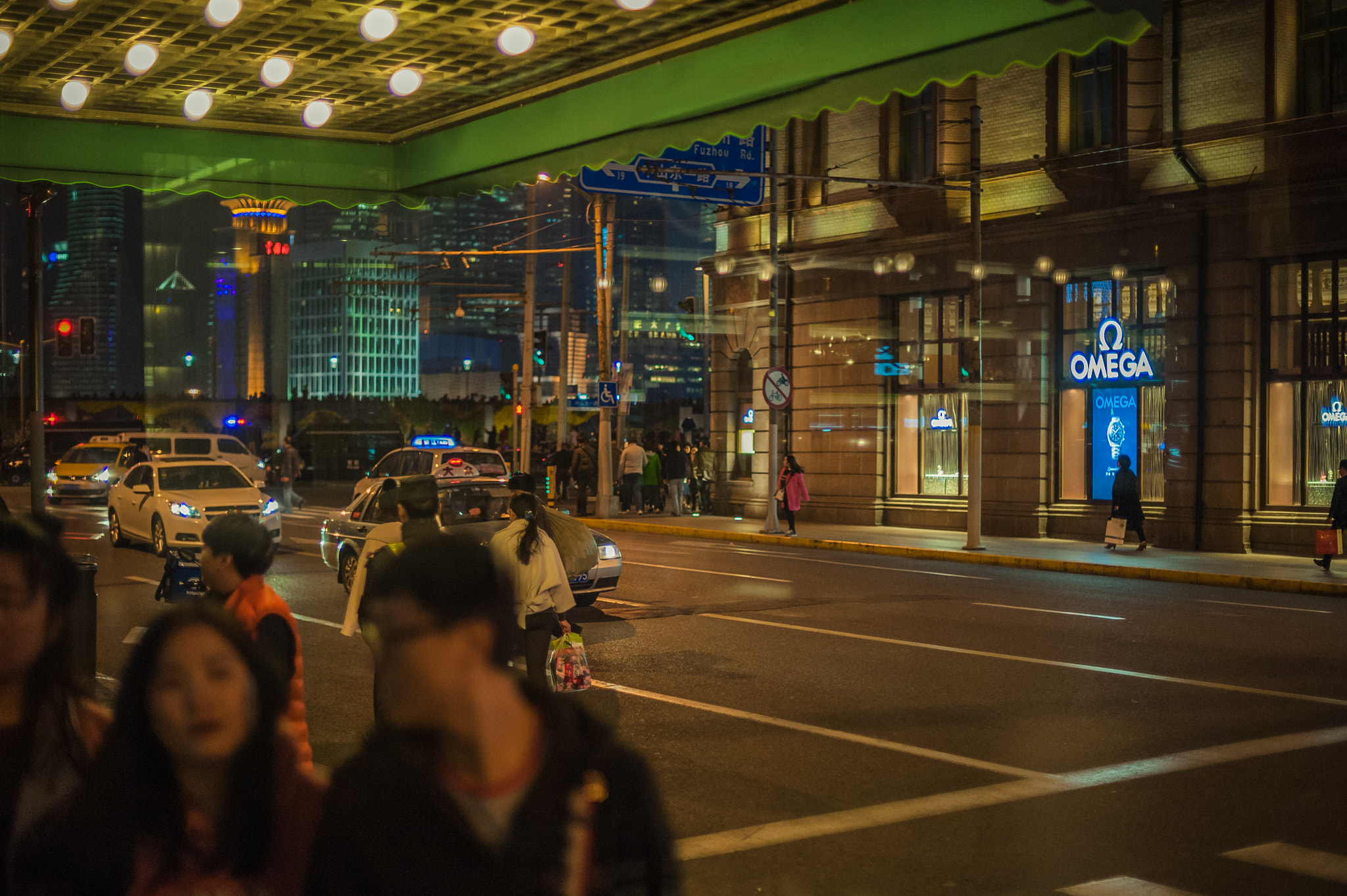 Nikon D700 + Nikon AF-S Nikkor 50mm F1.4G sample photo. Victor's bar and restaurant shanghai photography