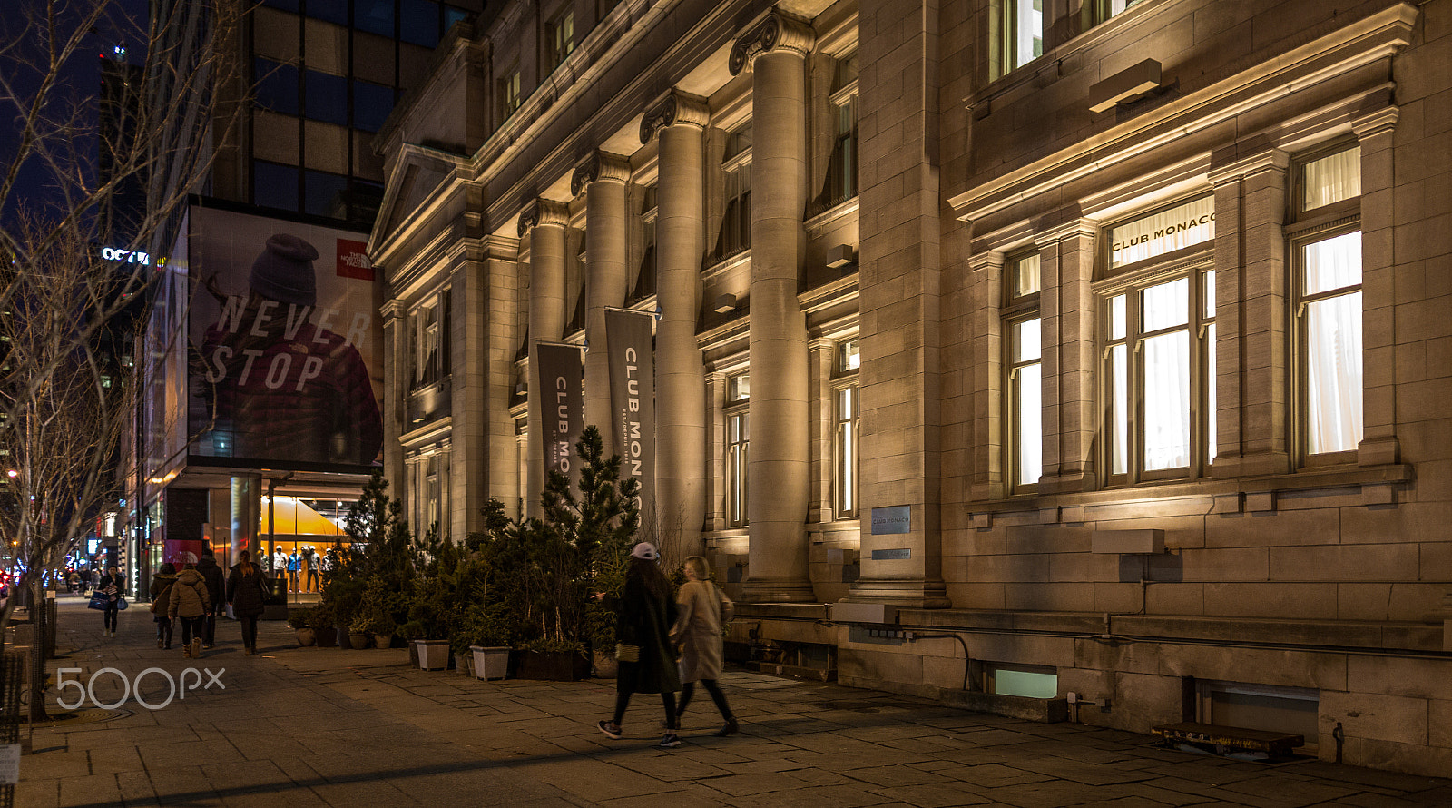Sigma 24mm F1.4 DG HSM Art sample photo. Walking on bloor photography
