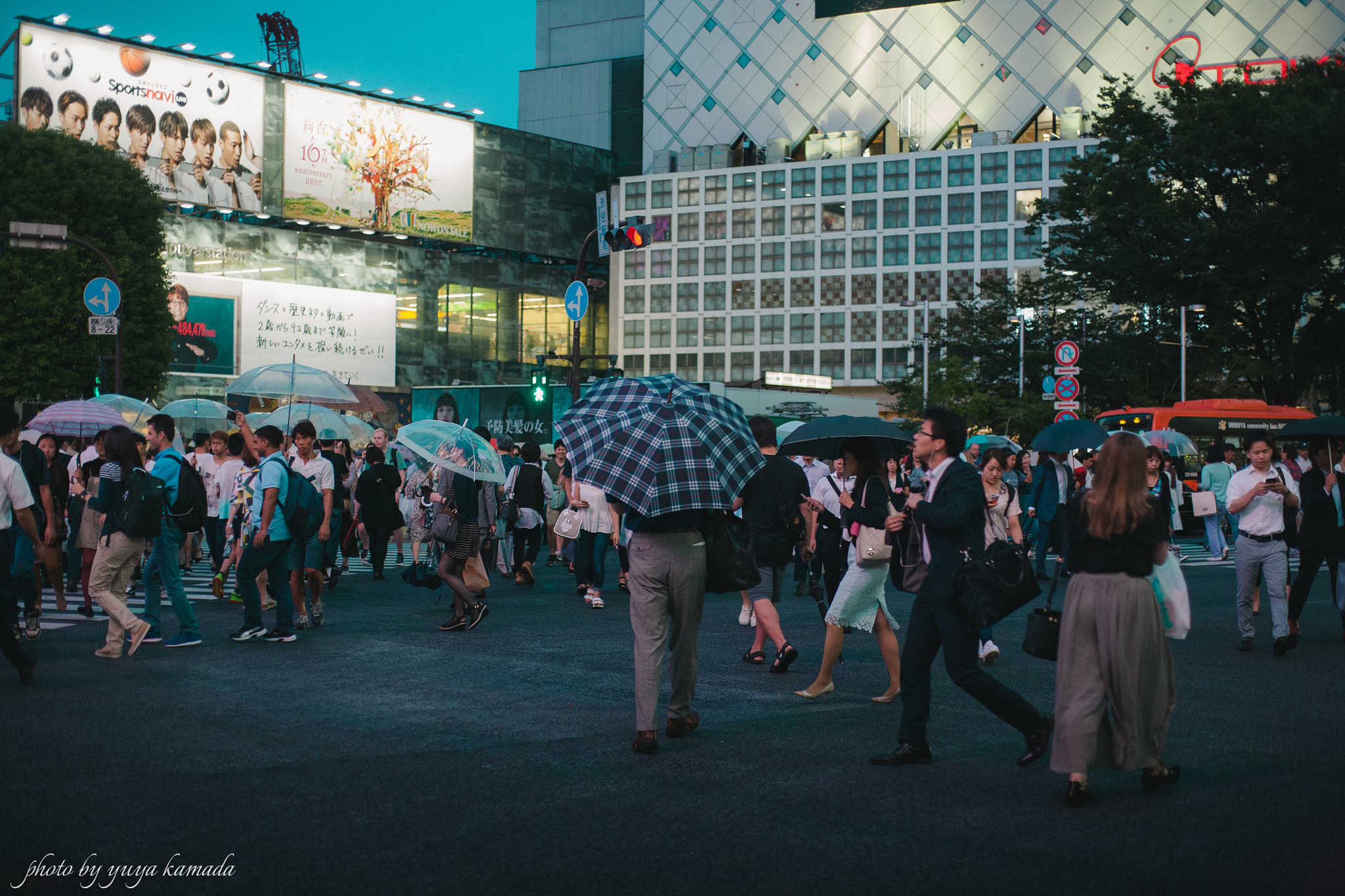 Canon EOS 5D + Canon EF 35-80mm f/4-5.6 sample photo. Shibuya crossing photography