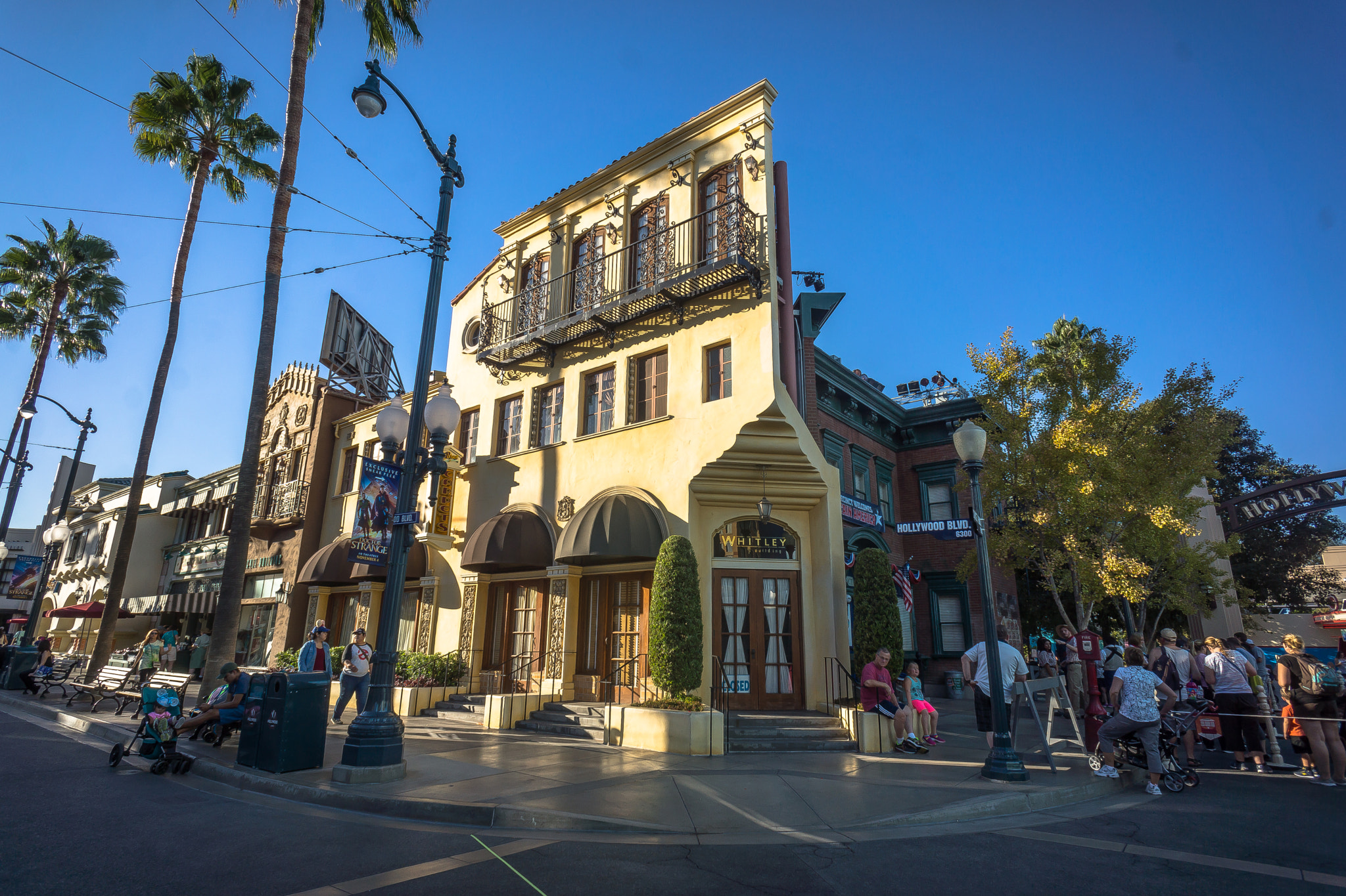Sony Alpha NEX-7 + Sony E 16mm F2.8 sample photo. Faux-cade photography