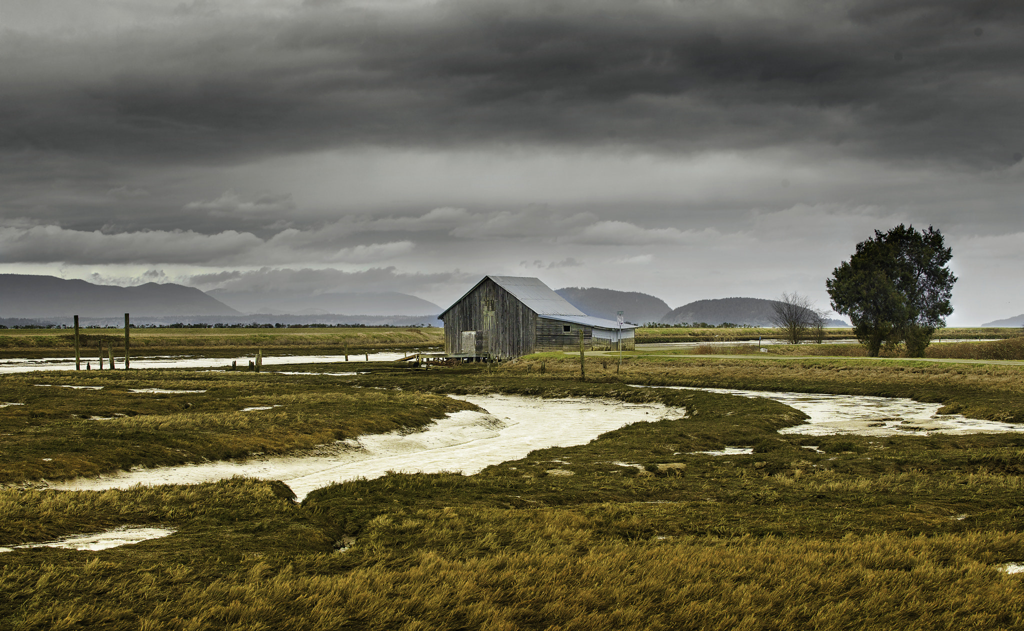 AF-S Zoom-Nikkor 80-200mm f/2.8D IF-ED sample photo. Low tide photography