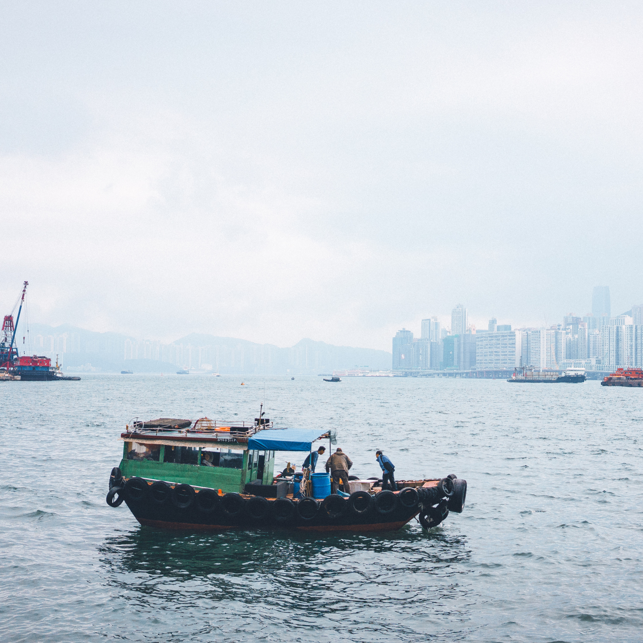 Sony a7 II + Sony Sonnar T* FE 35mm F2.8 ZA sample photo. Hong kong in squares photography