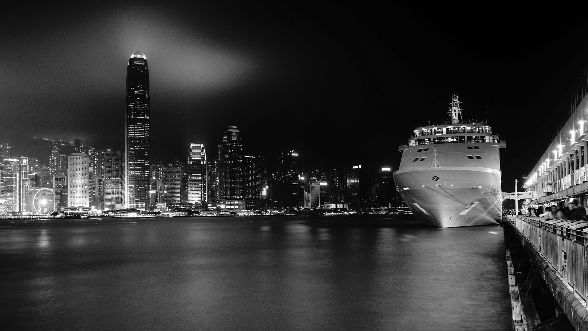 Sony a7 + Sony Vario Tessar T* FE 24-70mm F4 ZA OSS sample photo. Ocean center photography