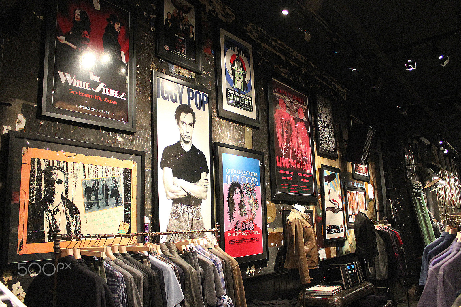 Canon EOS 550D (EOS Rebel T2i / EOS Kiss X4) sample photo. Cbgb & omfug photography