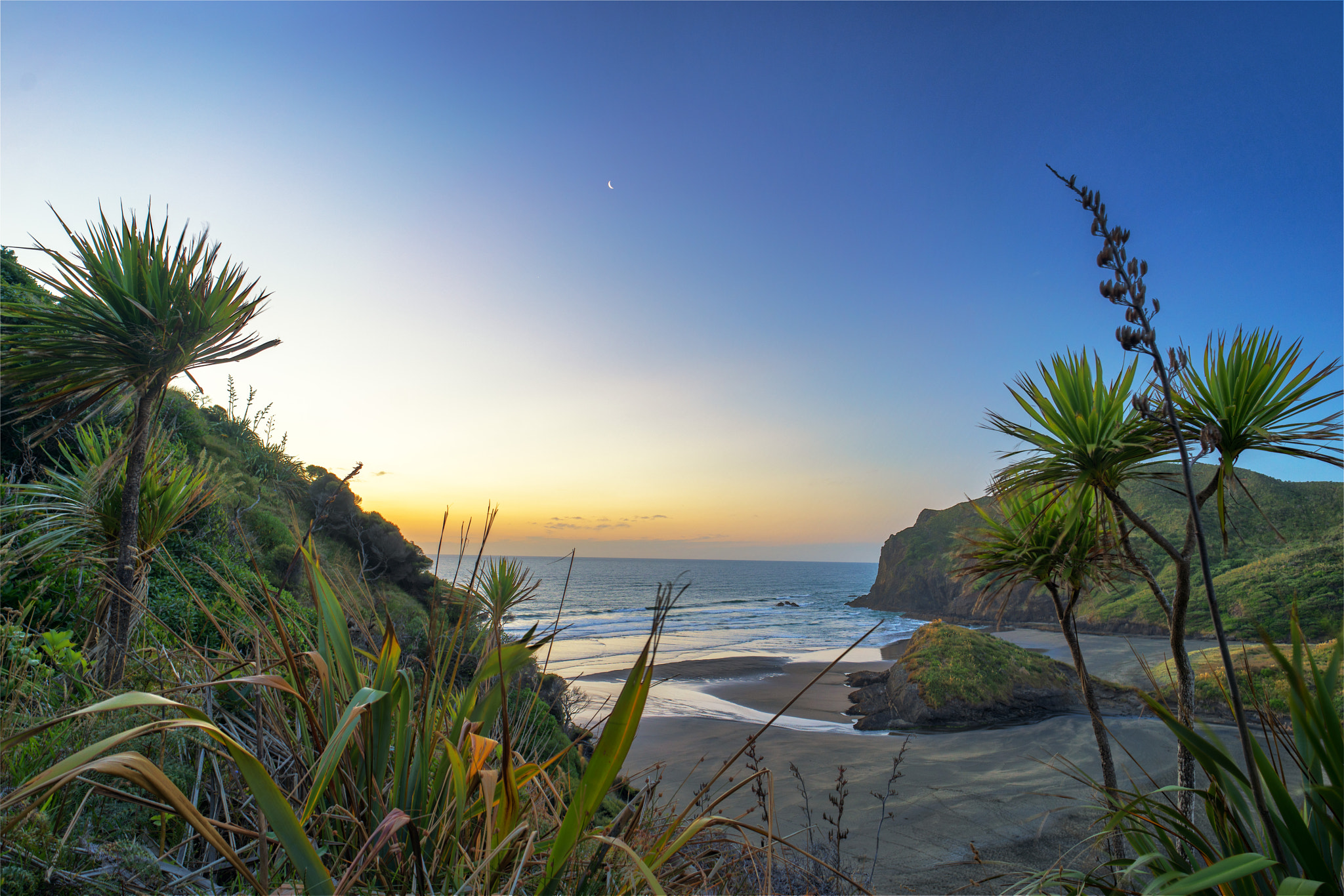 E 21mm F2.8 sample photo. Anawhata sunset photography