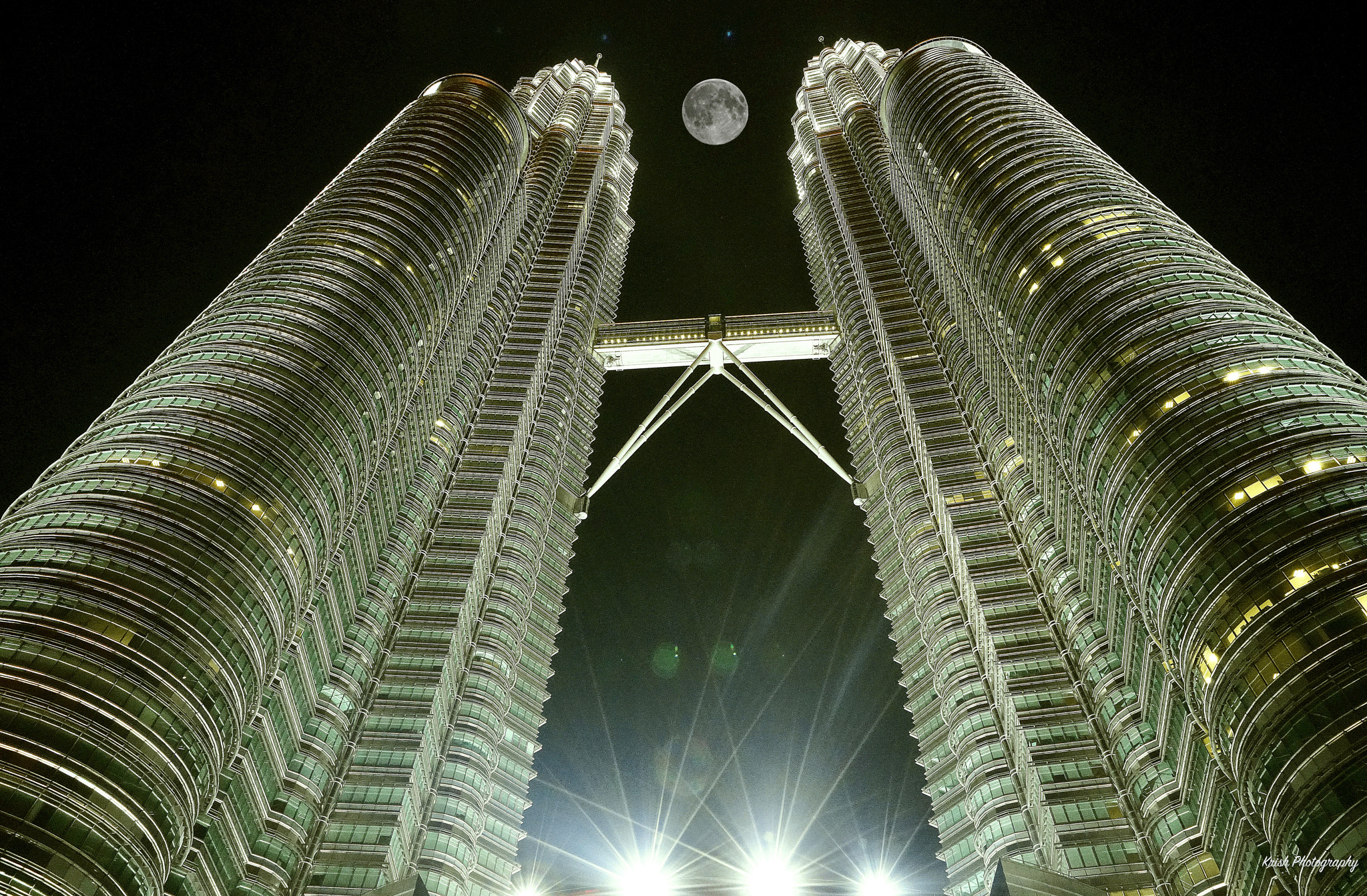 Sony Vario Tessar T* FE 24-70mm F4 ZA OSS sample photo. Always stunning - the twin towers, klcc! photography