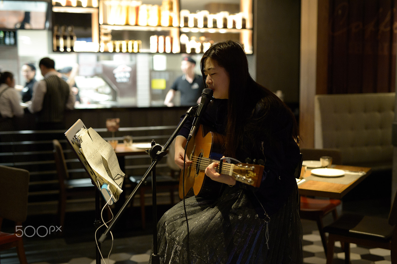 Nikon Df + Sigma 50mm F1.4 DG HSM Art sample photo. Singing girl working in a restaurant photography