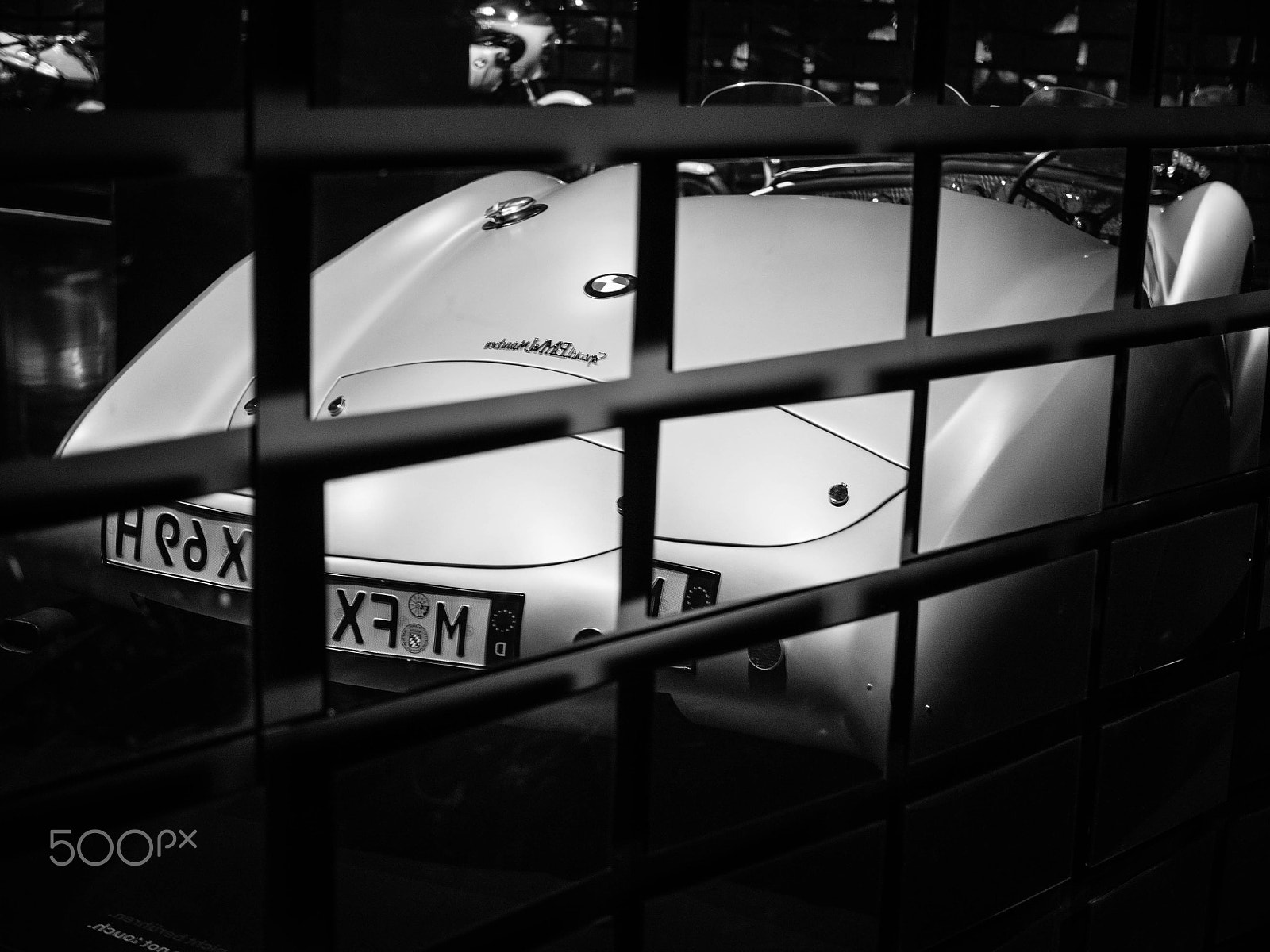 Olympus OM-D E-M10 + Olympus M.Zuiko Digital 25mm F1.8 sample photo. Bmw museum photography