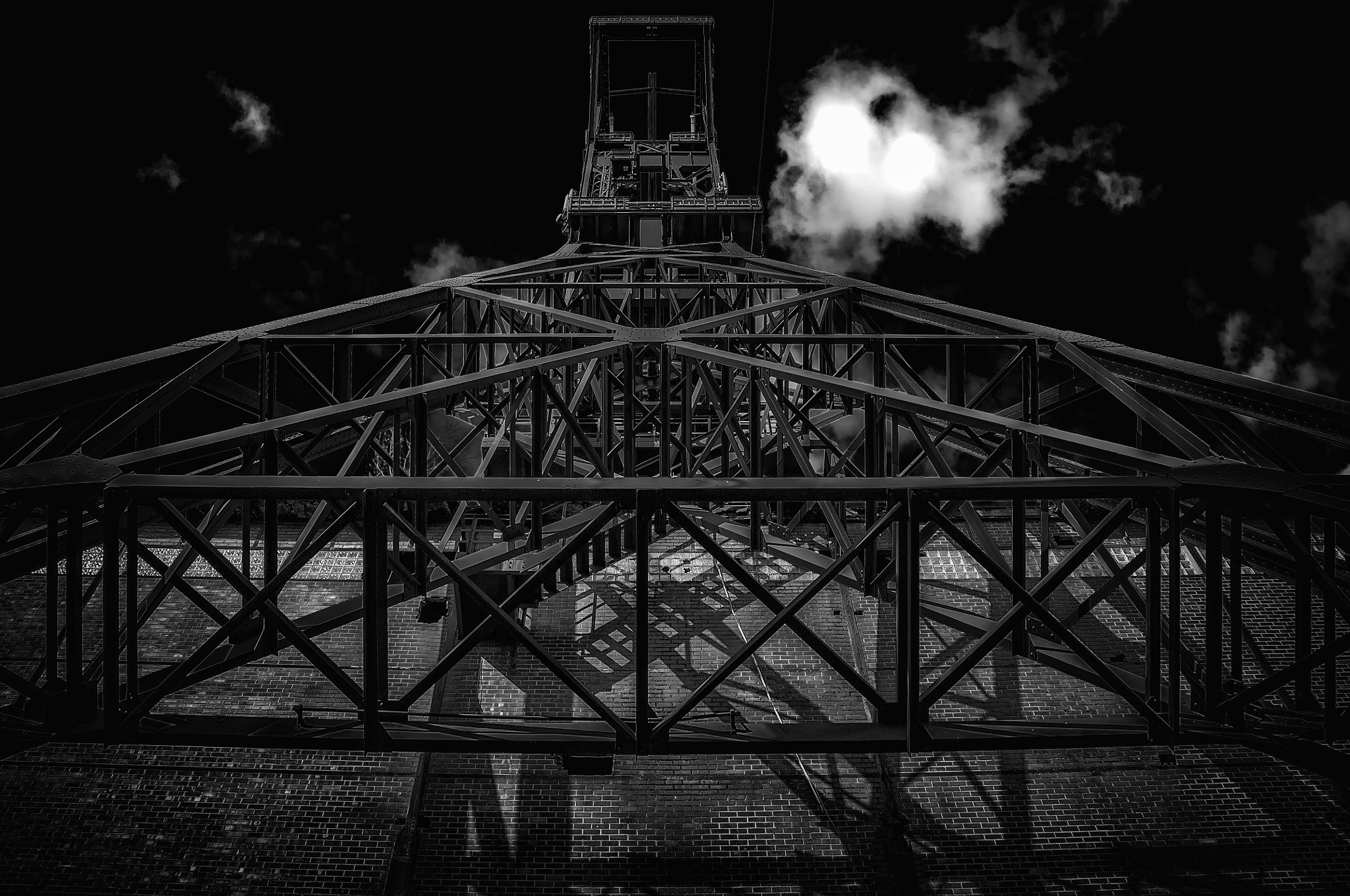 Nikon D2X sample photo. "förderturm - conveyor tower" photography