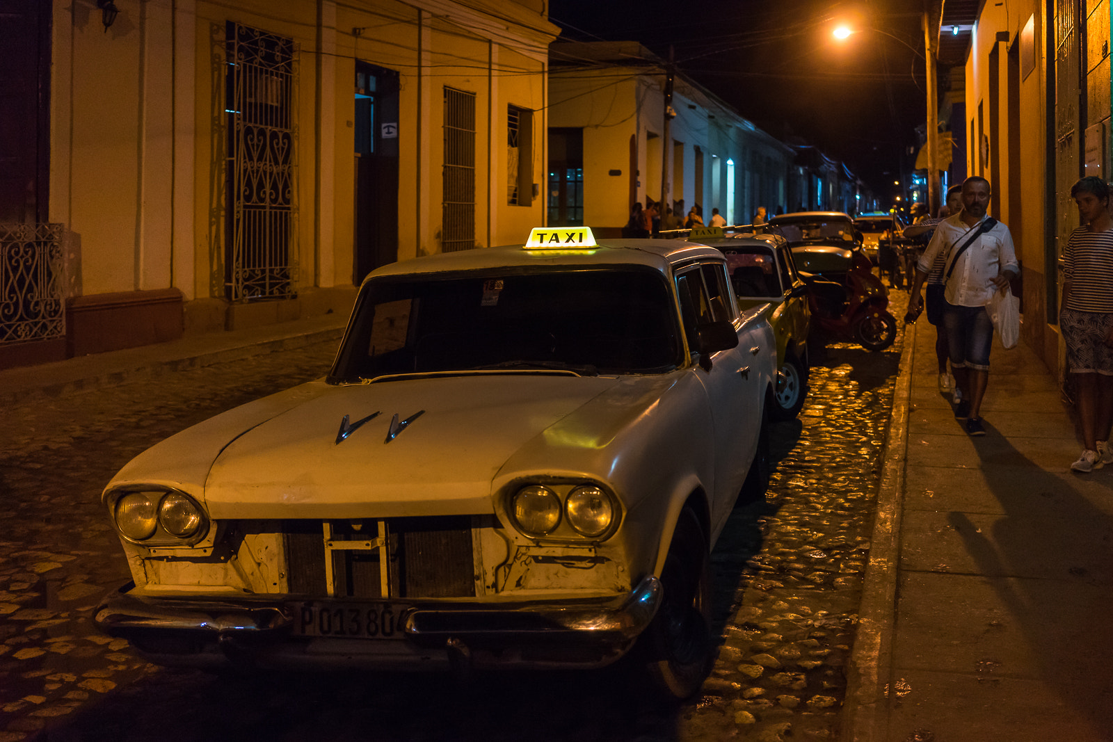 Sony a7 II + Sony Sonnar T* FE 35mm F2.8 ZA sample photo. Deep in the night photography