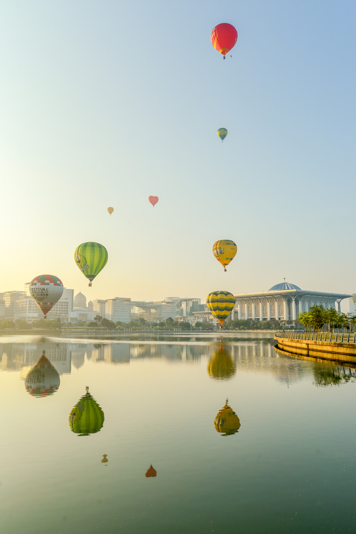 AF Zoom-Nikkor 28-80mm f/3.3-5.6G sample photo. Up up and away~ photography