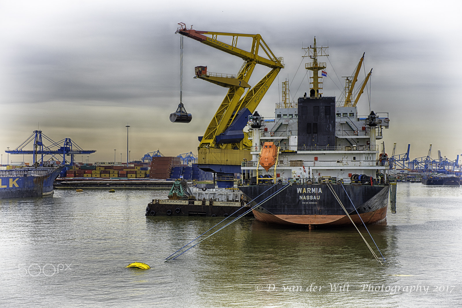 Nikon AF-S Nikkor 28-70mm F2.8 ED-IF sample photo. Waalhaven rotterdam photography