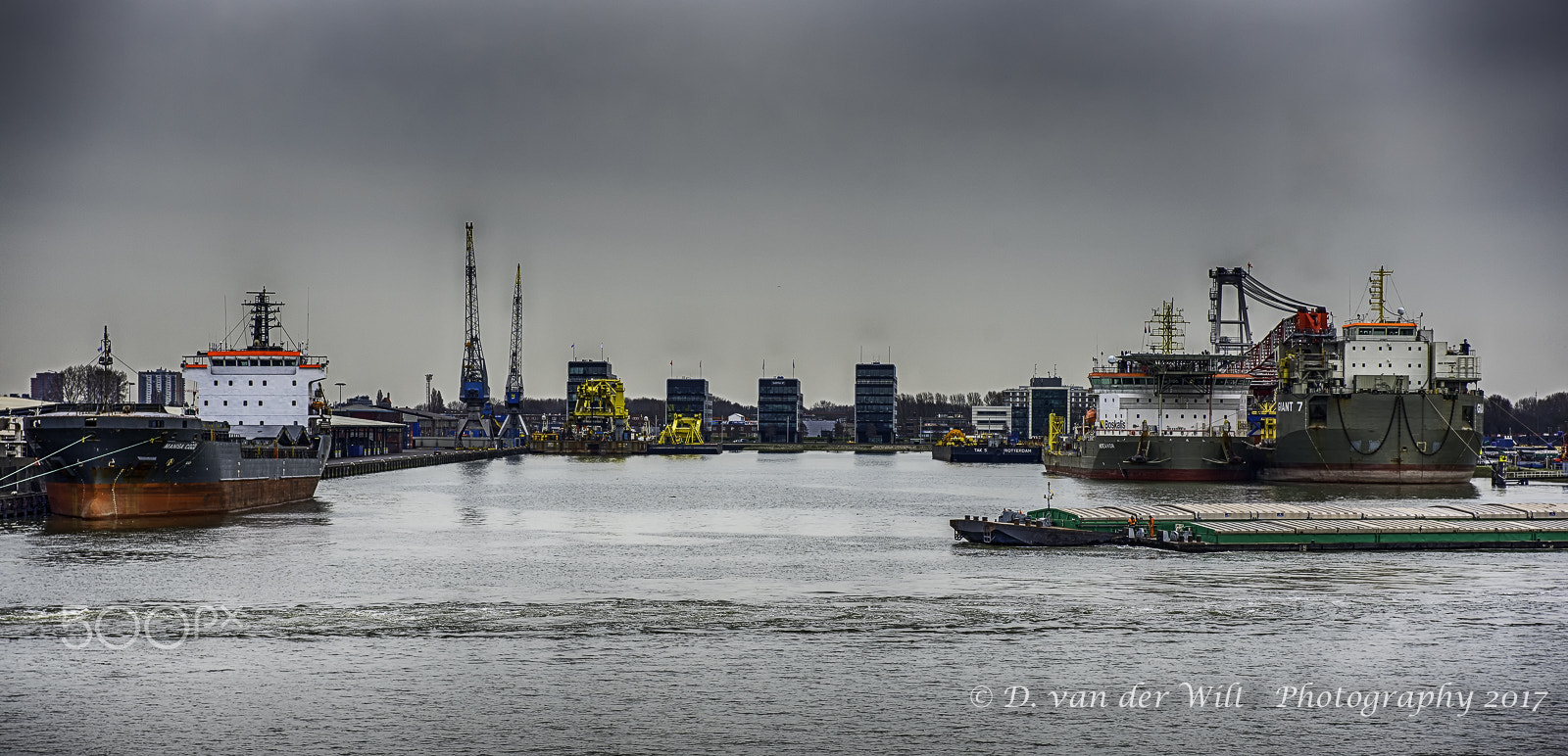 Nikon D750 + Nikon AF-S Nikkor 28-70mm F2.8 ED-IF sample photo. Waalhaven rotterdam 2017 photography