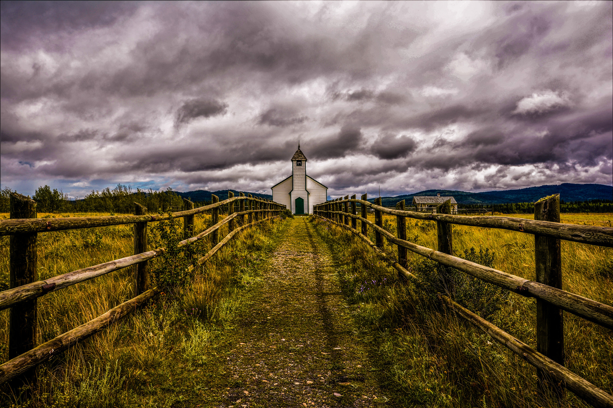 Sigma 10-20mm F4-5.6 EX DC HSM sample photo. A chosen path photography