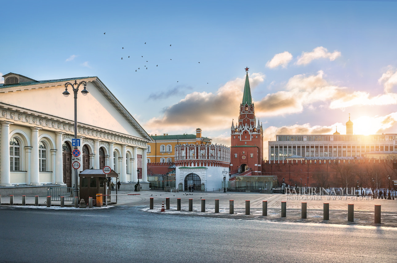 Nikon D800 + Nikon AF-S Nikkor 28-70mm F2.8 ED-IF sample photo. Manege near the kremlin photography