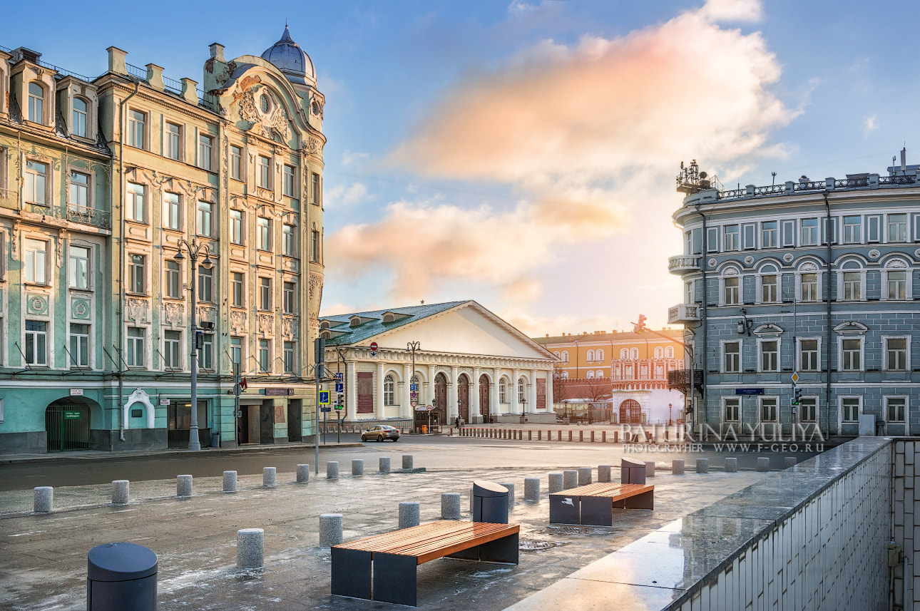 Nikon D800 + Nikon AF-S Nikkor 28-70mm F2.8 ED-IF sample photo. Old houses near the manege in moscow photography