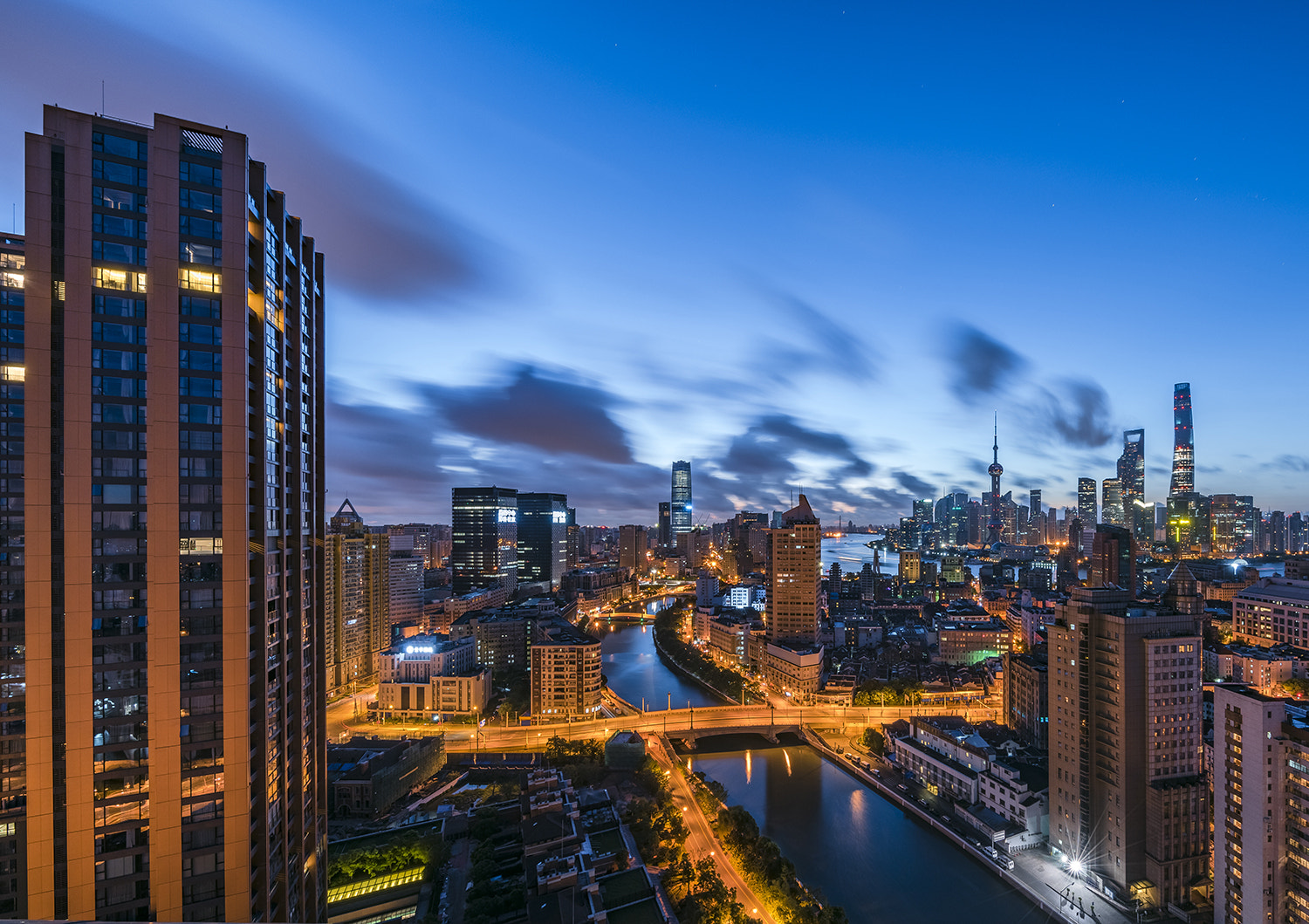 Sony a7R + Canon EF 11-24mm F4L USM sample photo. Shanghai～ photography
