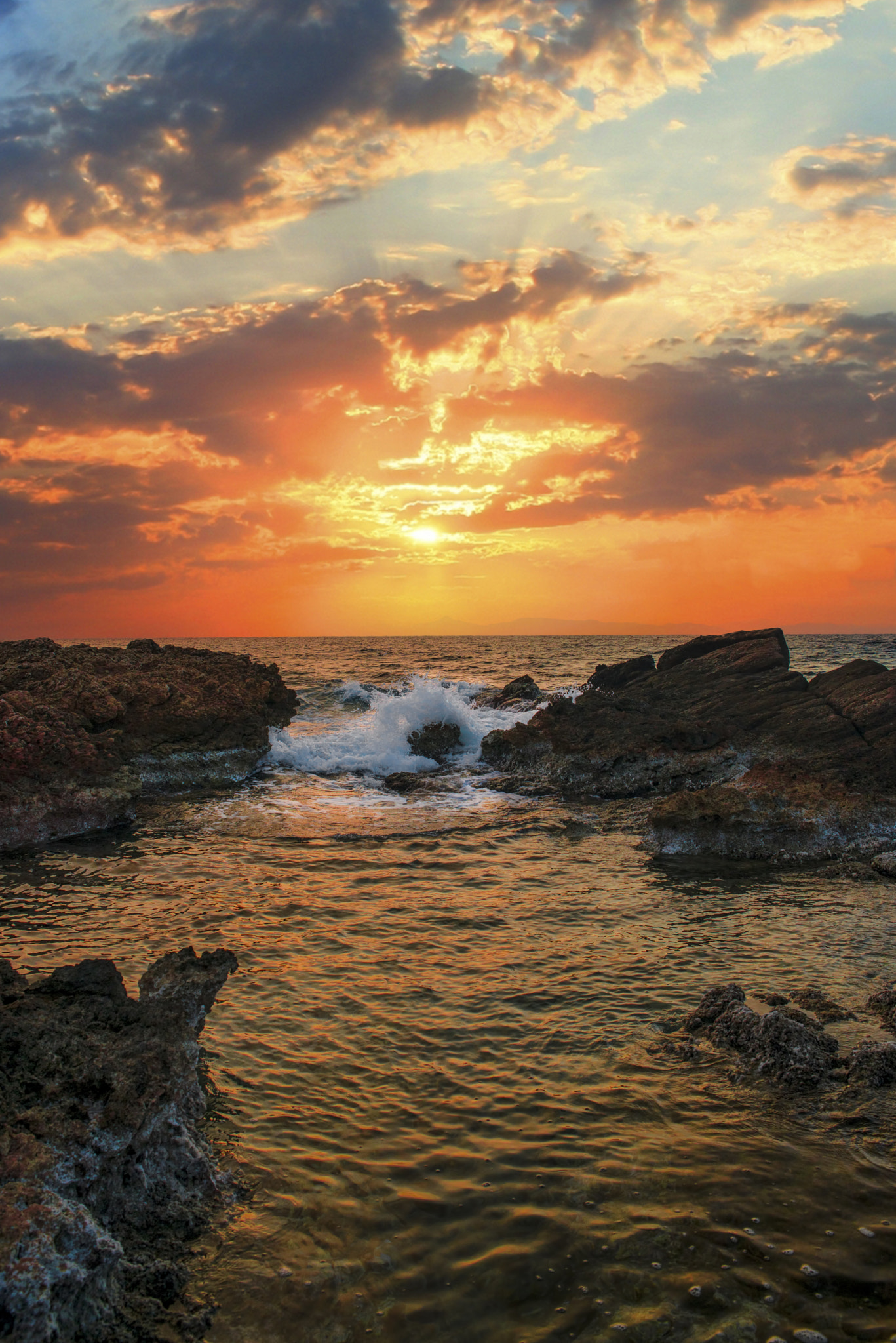 Nikon D800 + Sigma 24-70mm F2.8 EX DG HSM sample photo. Sunset in greece photography