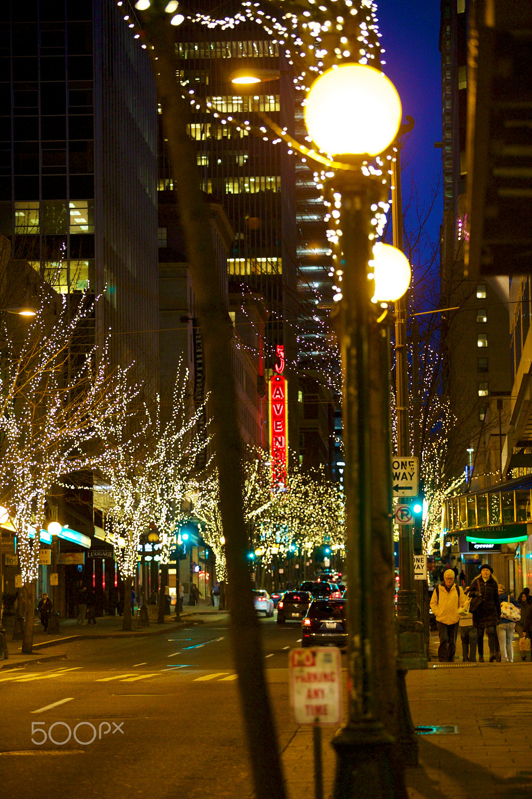 Canon EF 70-200mm F2.8L USM sample photo. 5th ave at night photography