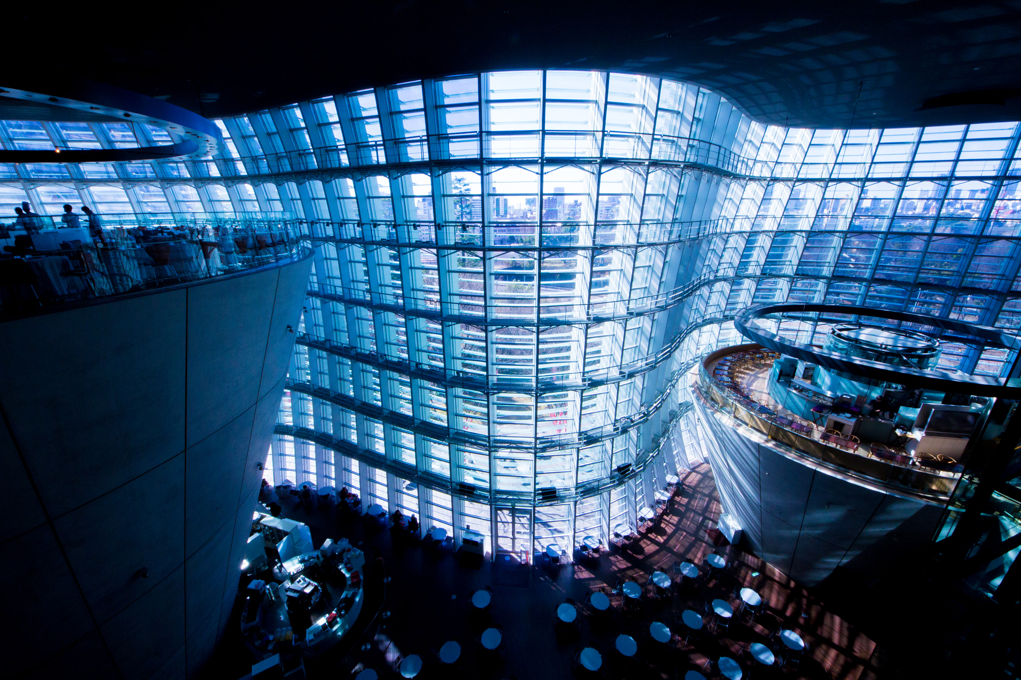 Sigma 8-16mm F4.5-5.6 DC HSM sample photo. The national art center, tokyo photography