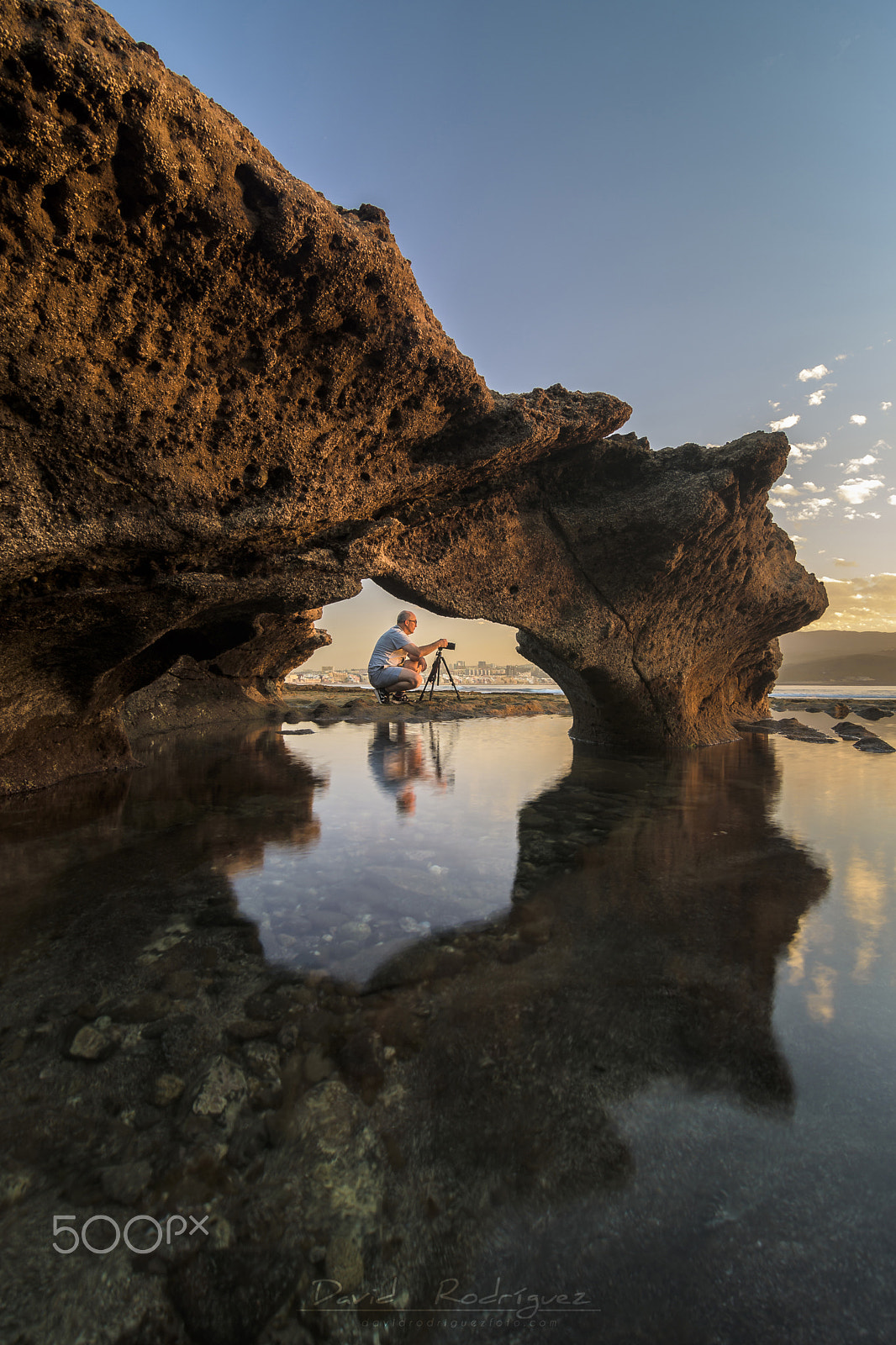 Tokina AT-X Pro 11-16mm F2.8 DX sample photo. Photographer in the frame photography