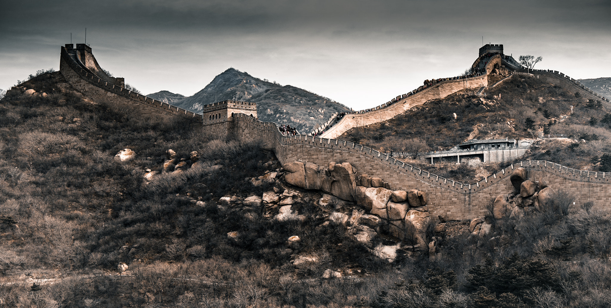 Sony Alpha NEX-5R + Sony E 55-210mm F4.5-6.3 OSS sample photo. China's great wall of the early spring photography