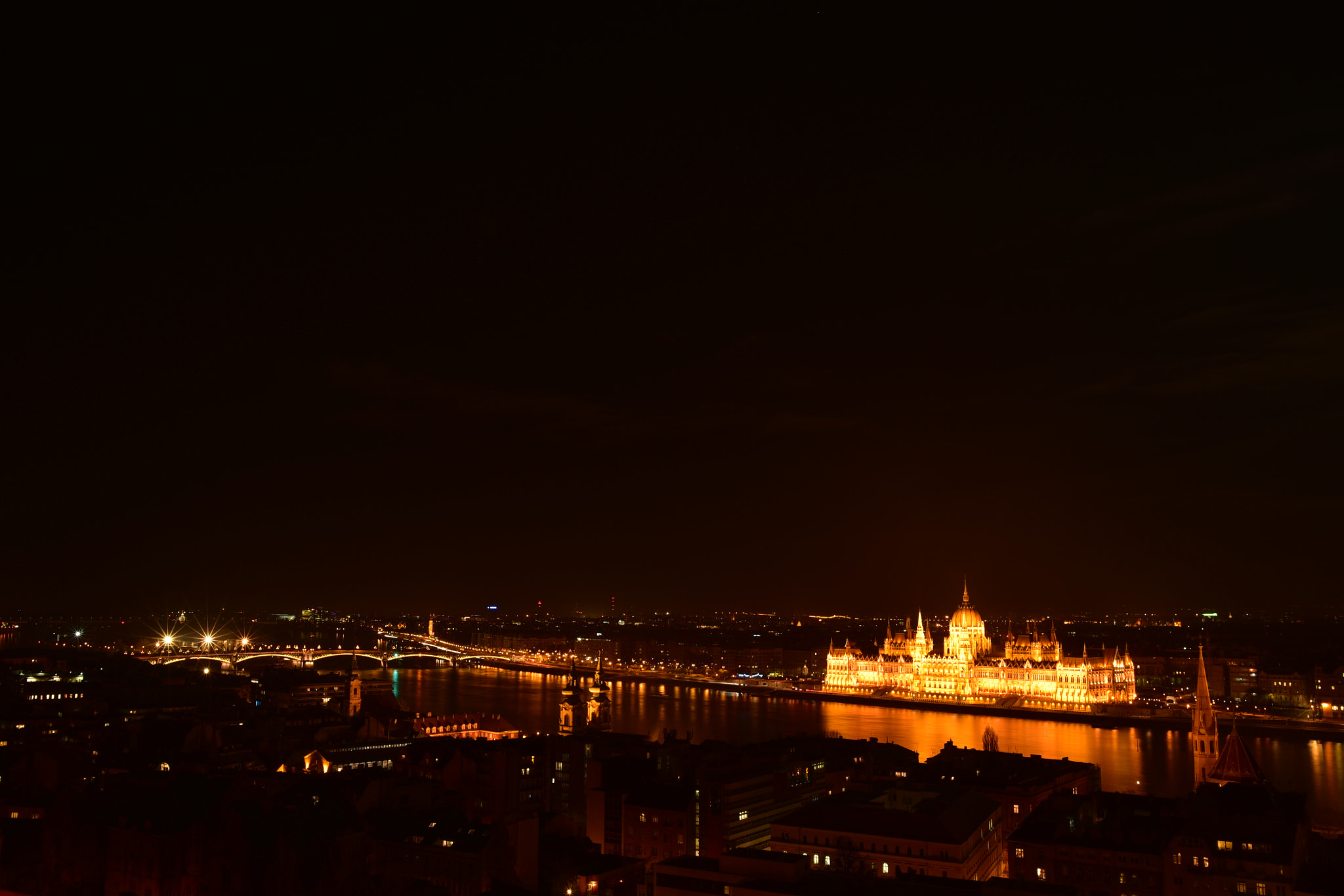 Nikon D750 + Nikon AF-S Nikkor 28mm F1.8G sample photo. Night river in budapest photography