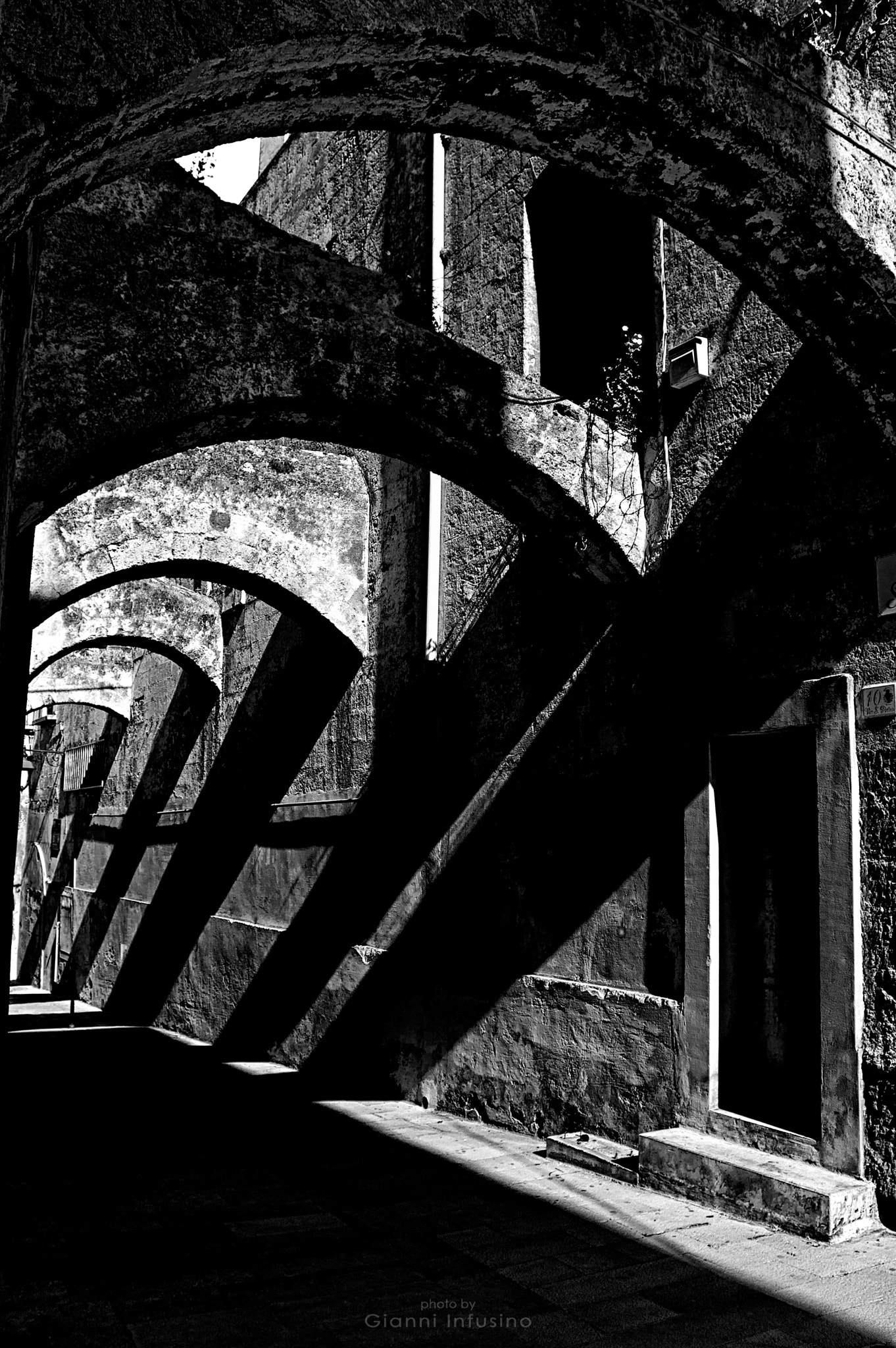 Nikon D3200 sample photo. Luce e ombre - linee e curve photography
