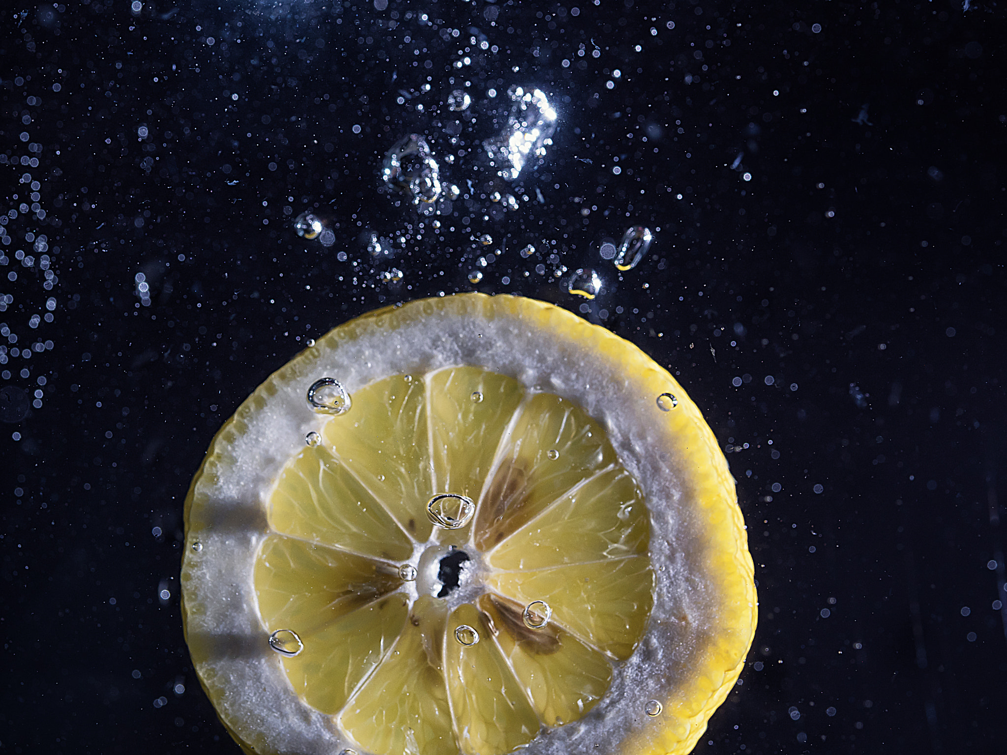 Olympus M.Zuiko Digital ED 60mm F2.8 Macro sample photo. Water games photography