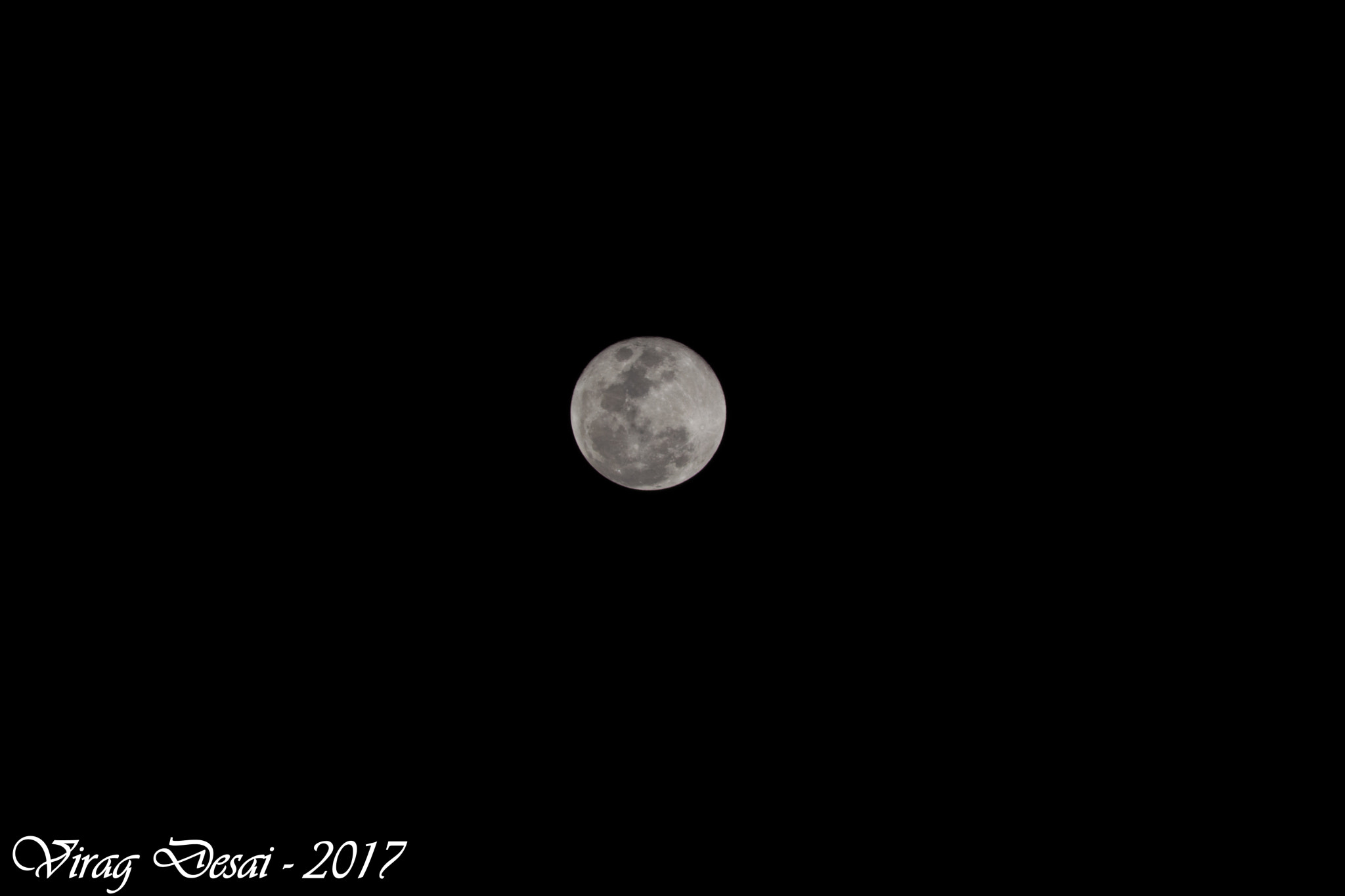 Nikon D5200 + Sigma 70-300mm F4-5.6 DG OS sample photo. Full moon photography