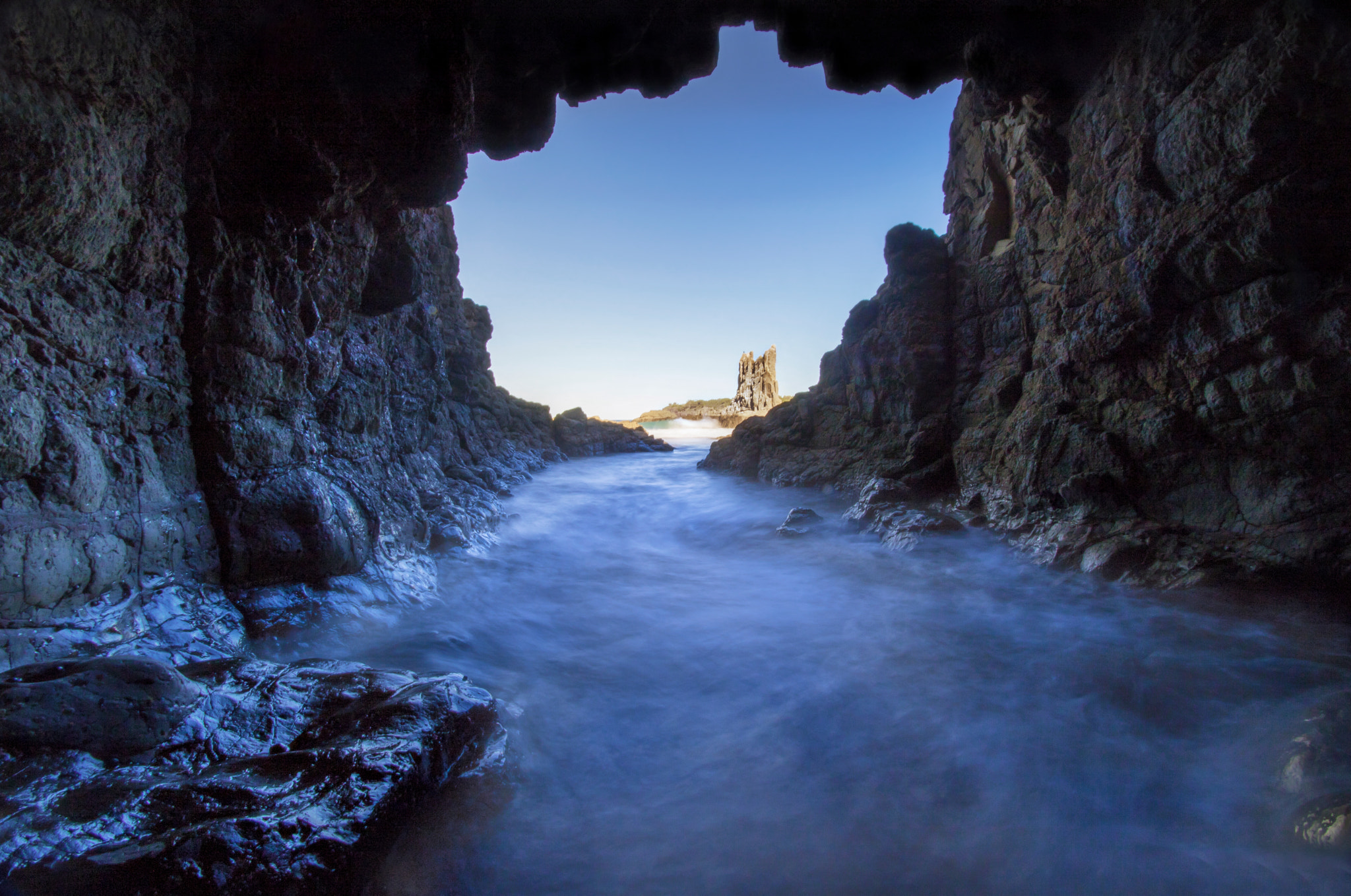 Canon EF-S 10-22mm F3.5-4.5 USM sample photo. Cathedral rock cave(2) photography