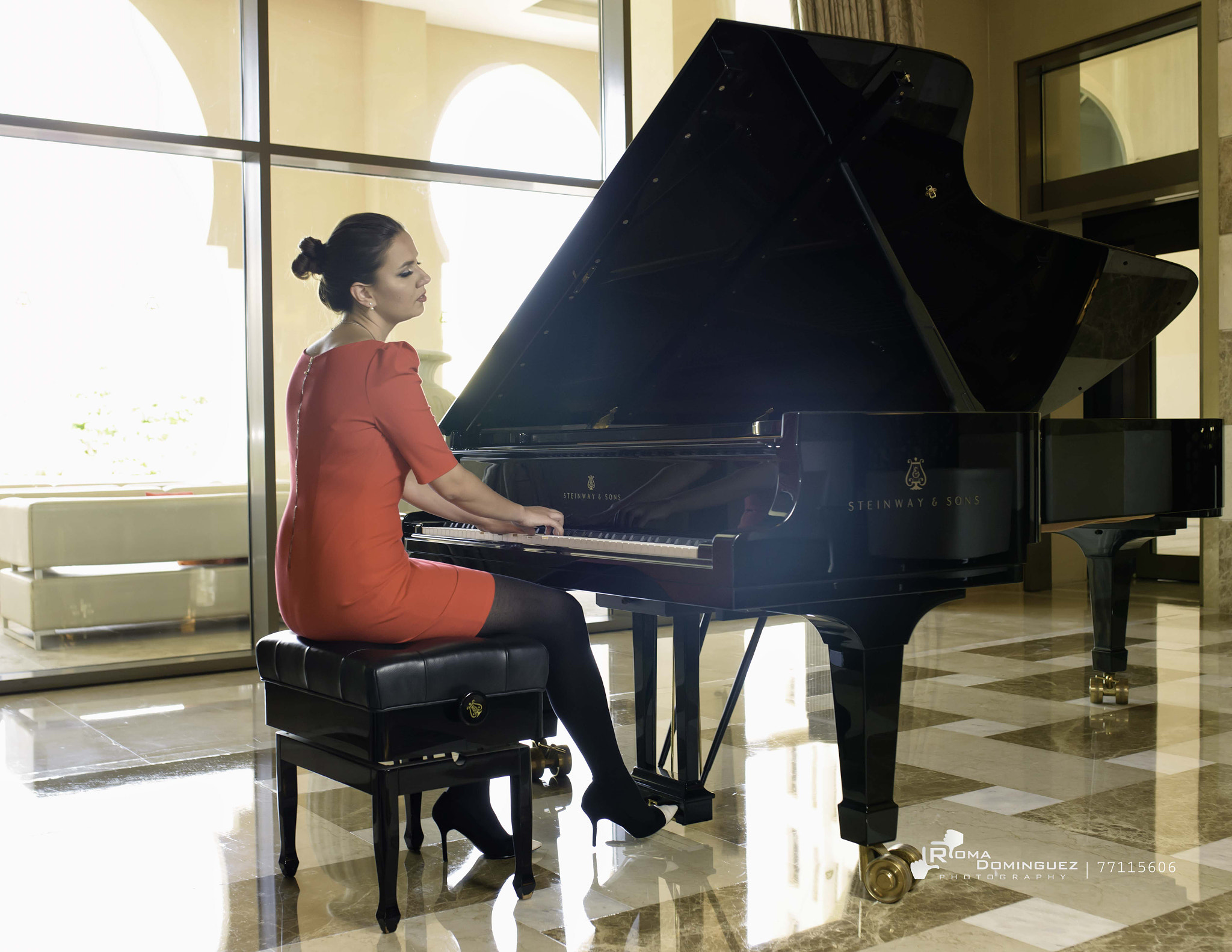 Nikon D610 + Sigma 35mm F1.4 DG HSM Art sample photo. The pianist photography