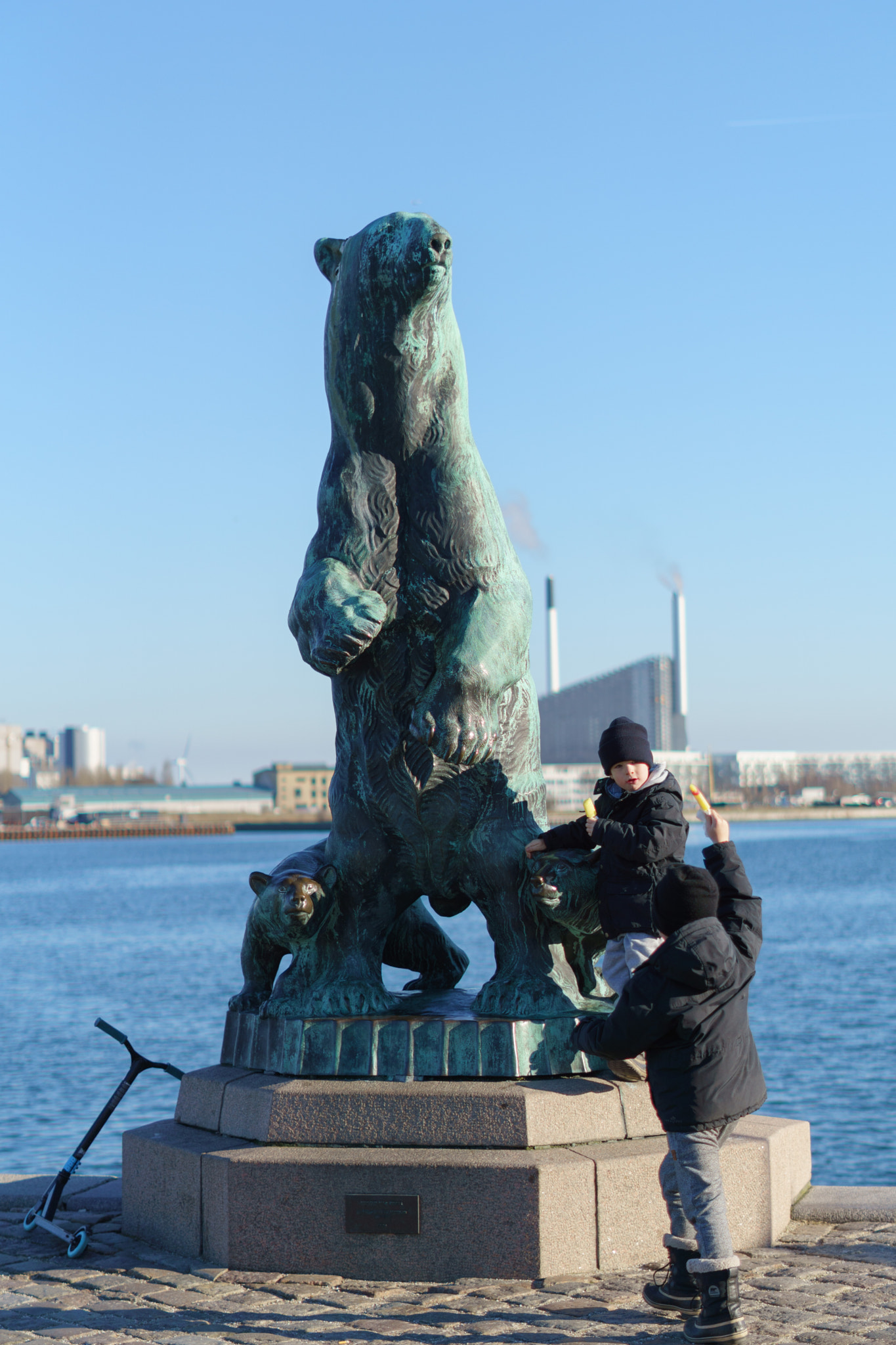 Sony FE 50mm F1.8 sample photo. The bears and kids photography