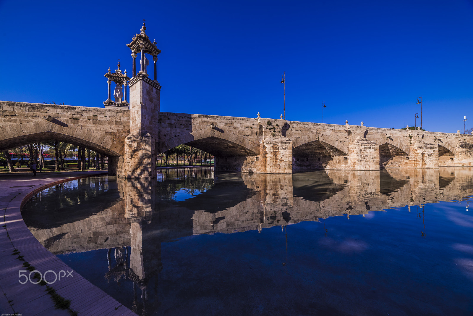 Samyang 14mm F2.8 ED AS IF UMC sample photo. Bridge mirroring photography