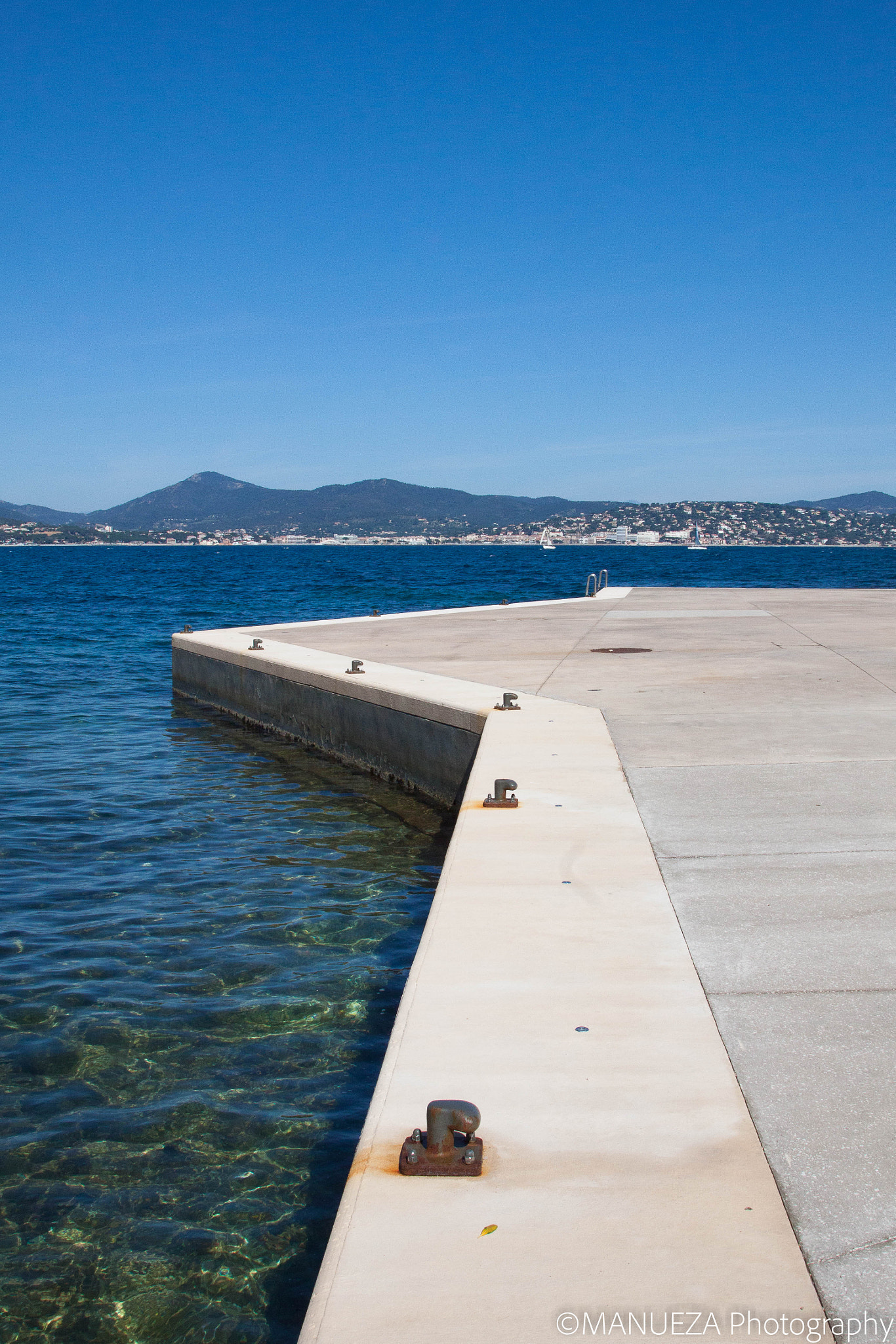 Canon EOS 50D + Canon EF 24-105mm F4L IS USM sample photo. Quai la ponche saint-tropez photography