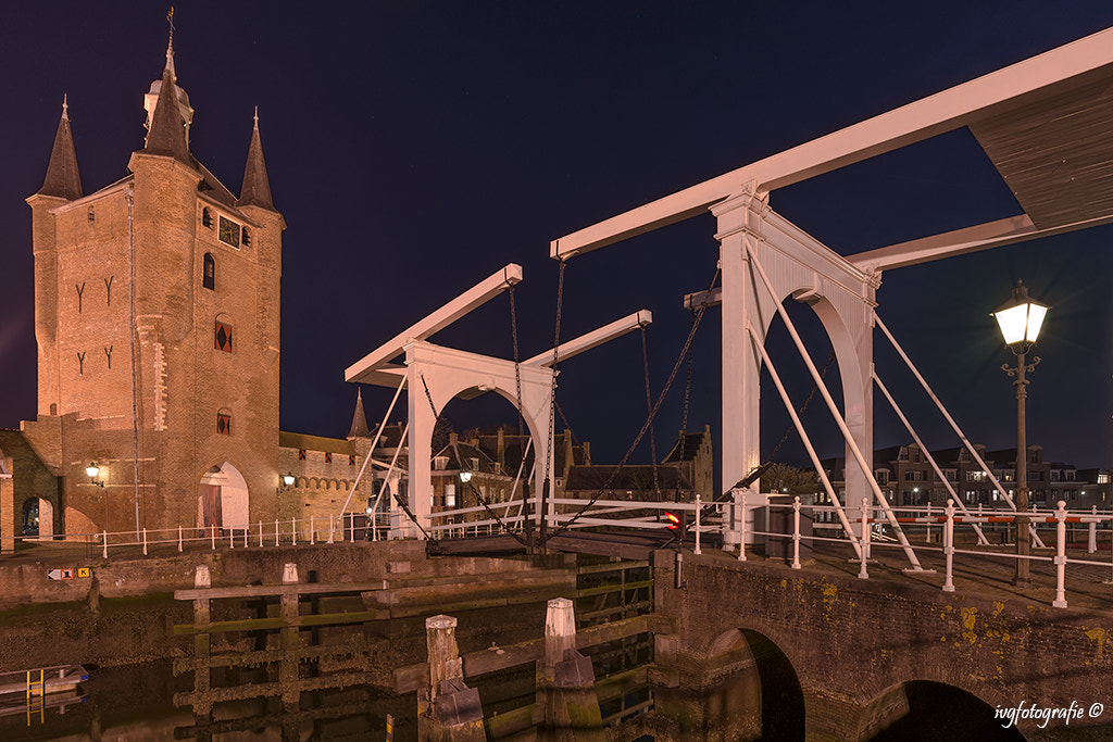 Nikon AF-S Nikkor 18-35mm F3.5-4.5G ED sample photo. Zierikzee by night photography