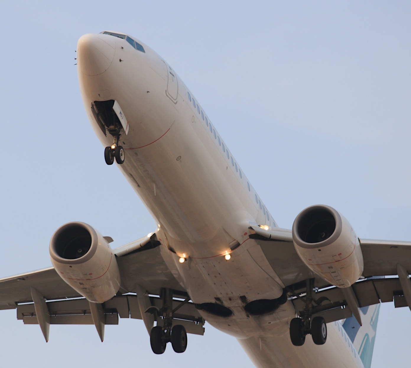 Canon EF 70-200mm F2.8L IS II USM sample photo. Silkair boeing 737-800 photography
